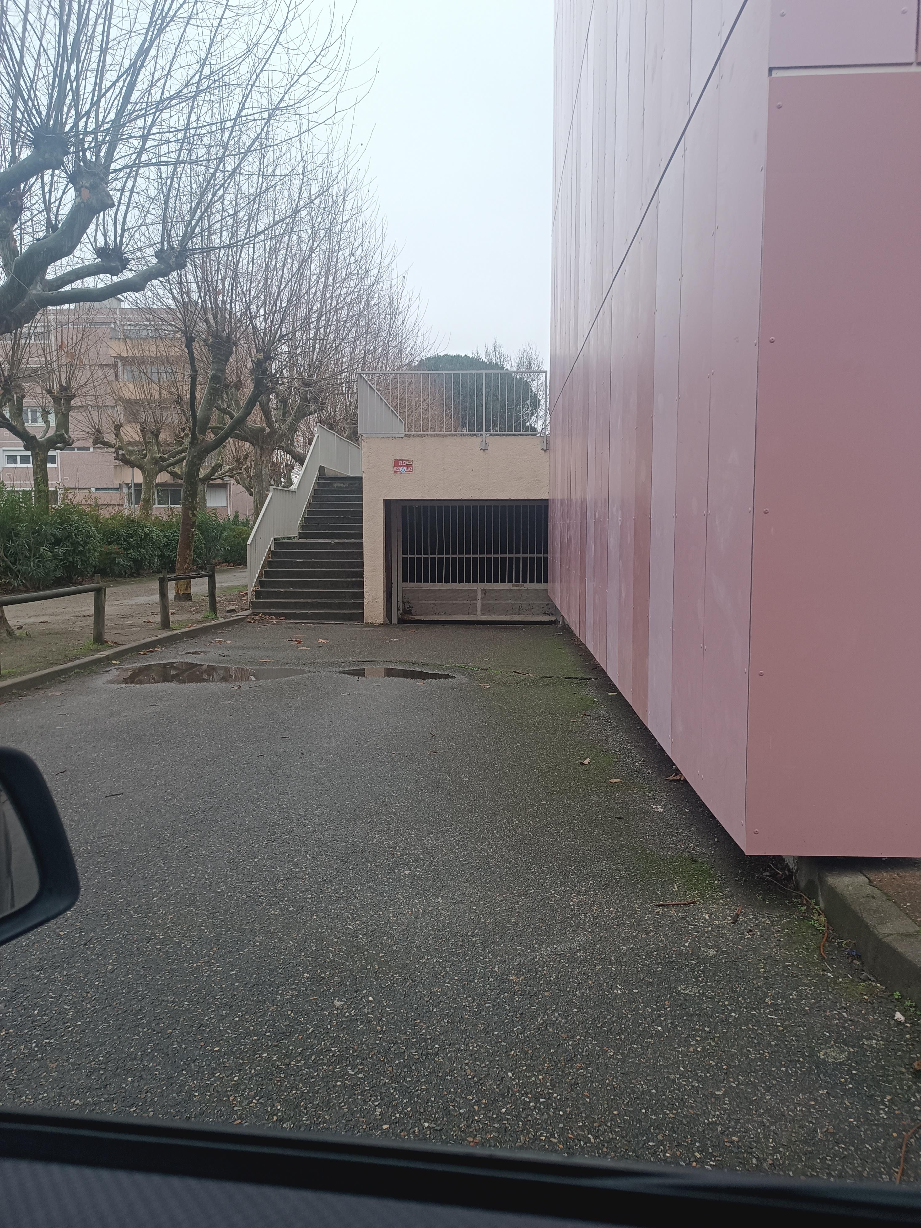 Garage/Box 17m² à Ramonville-Saint-Agne