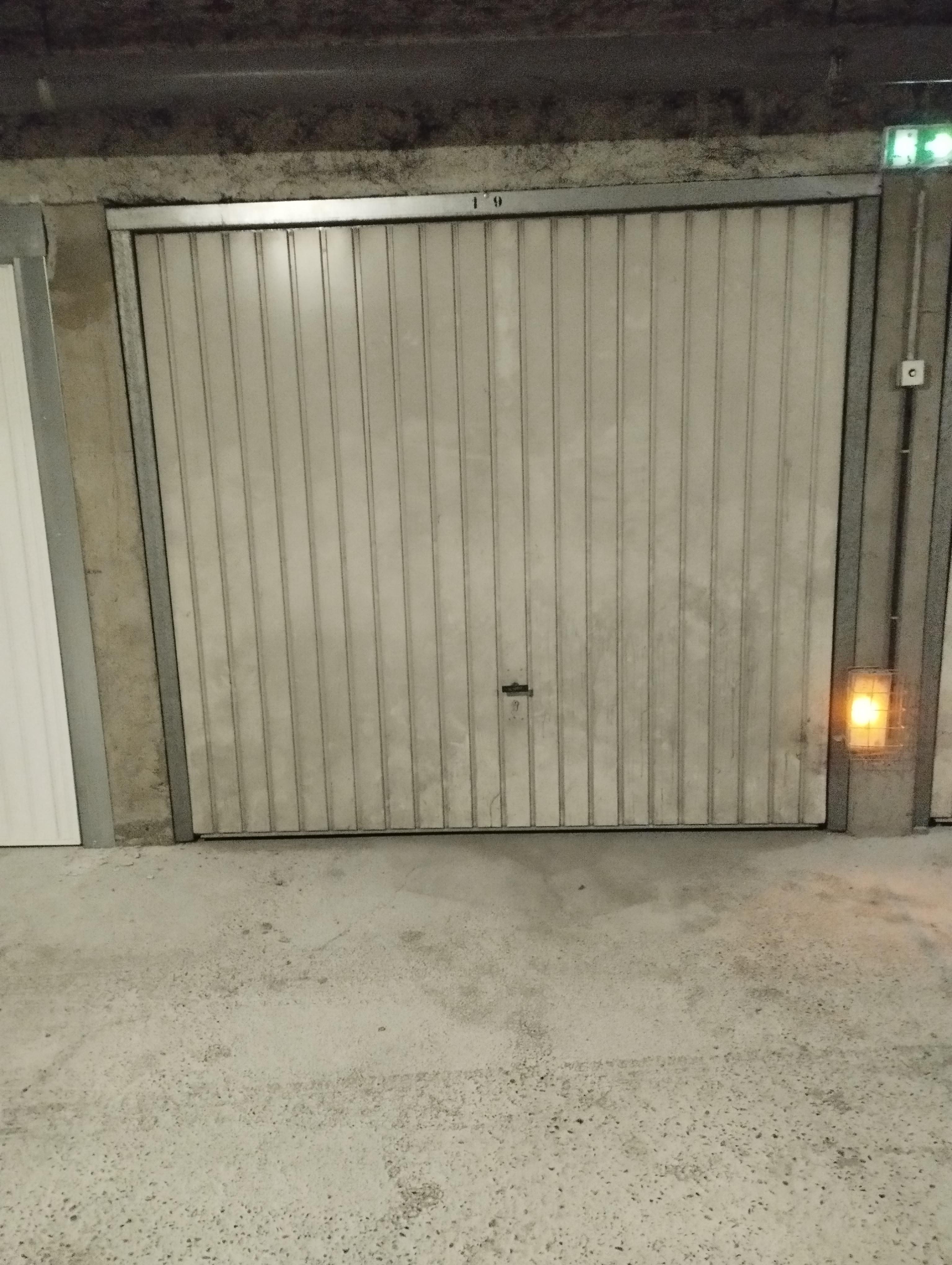 Garage/Box 13m² à Oullins