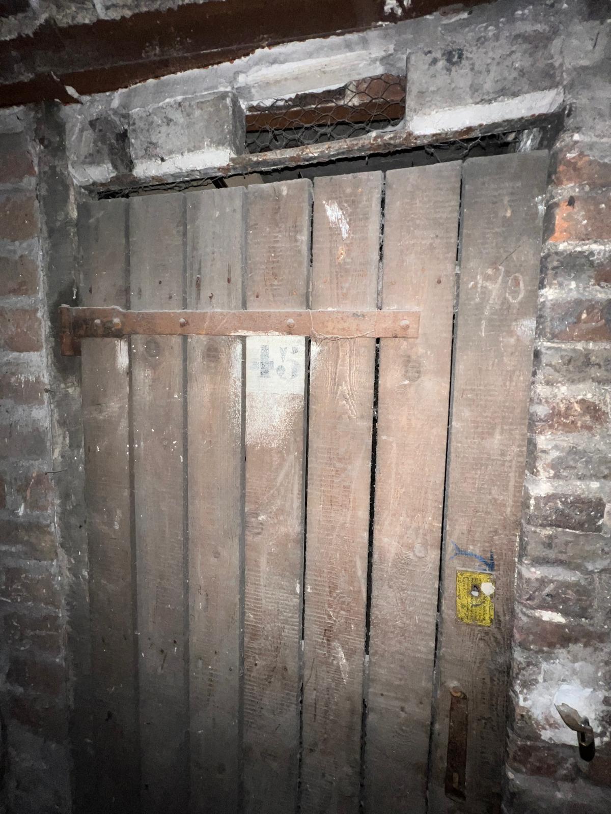 Cave à louer Paris 17e 10m²