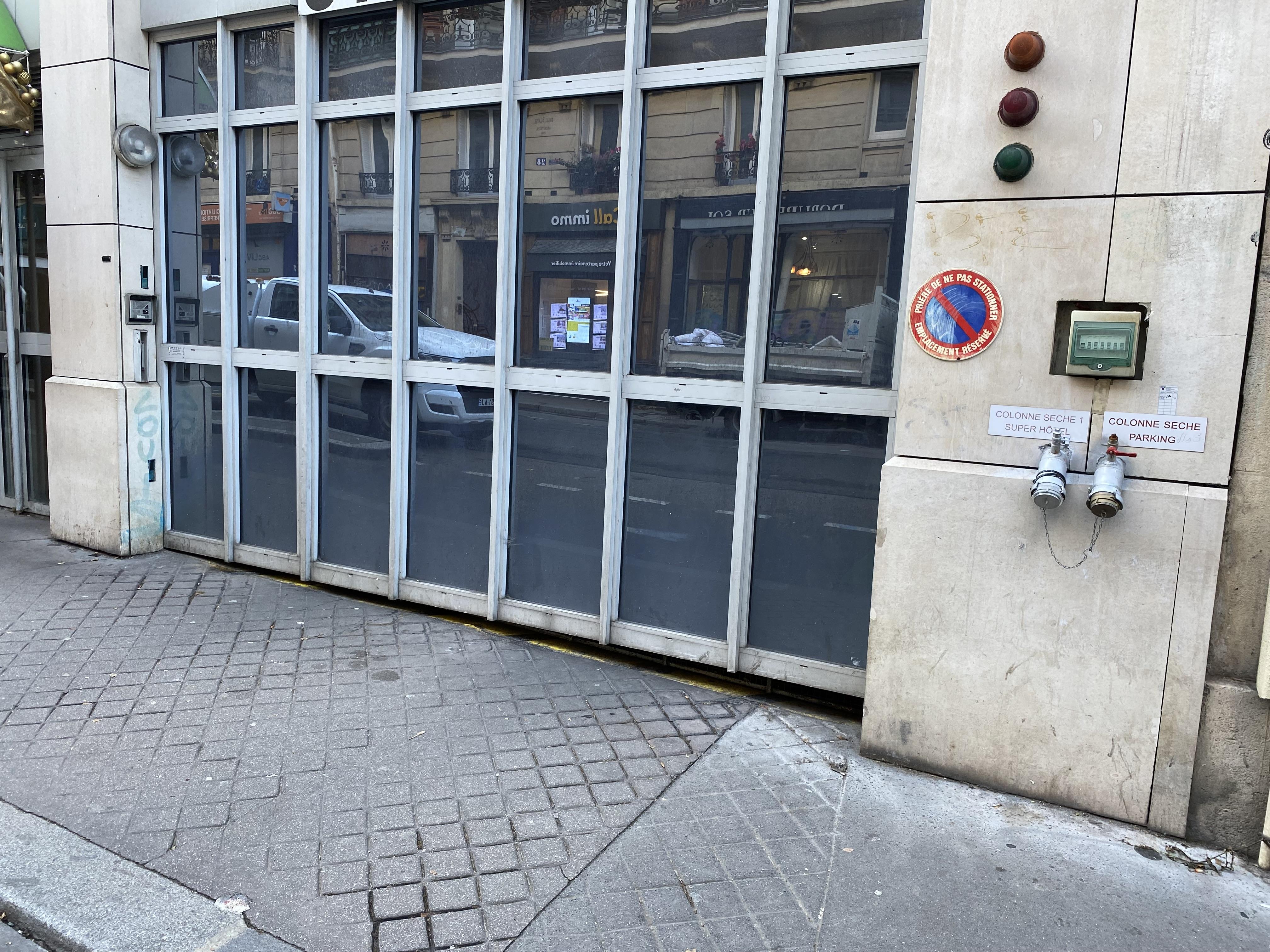 Box fermé niveau -3 / rue Damrémont Paris