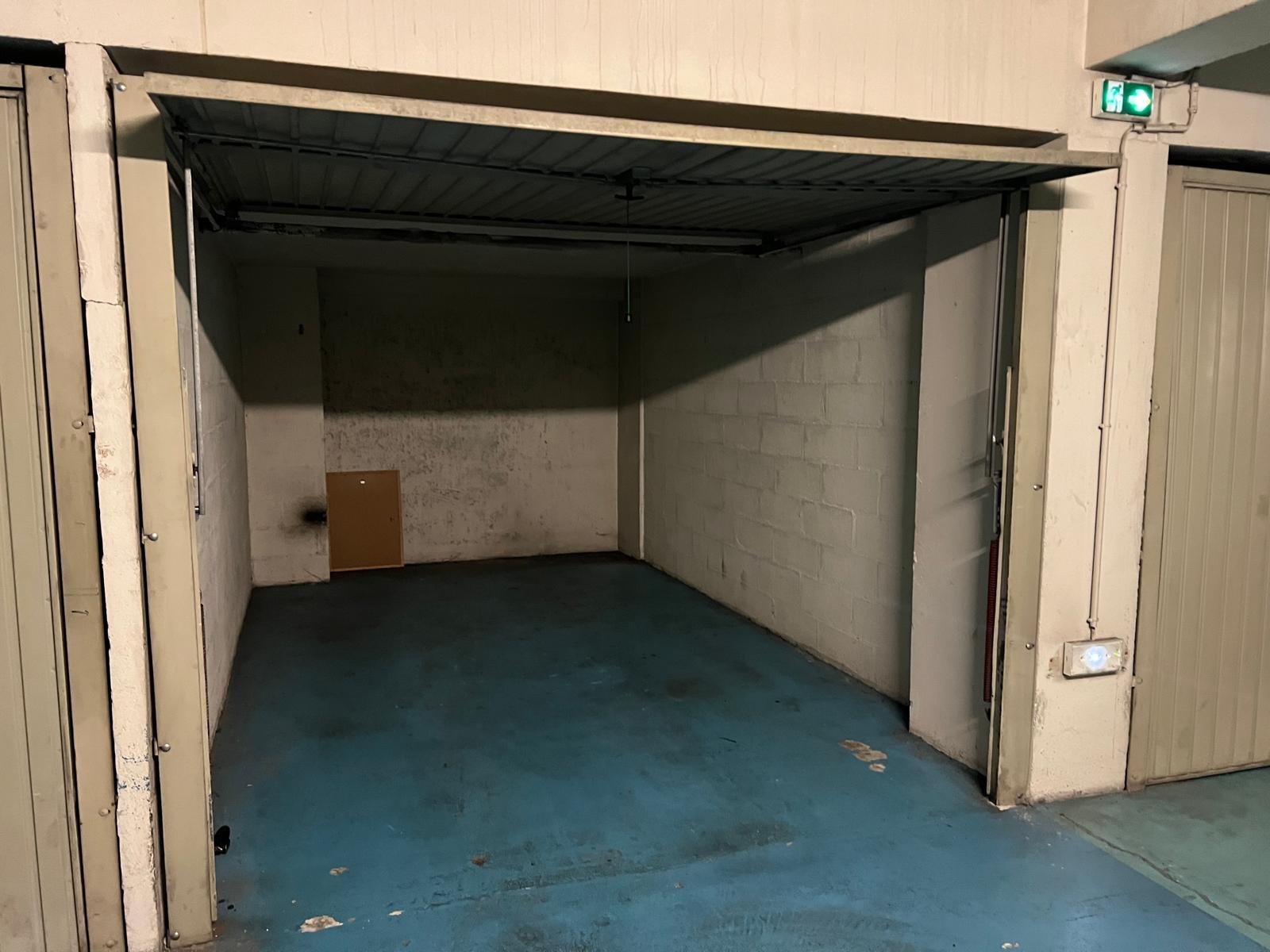 Box fermé niveau -3 / rue Damrémont Paris