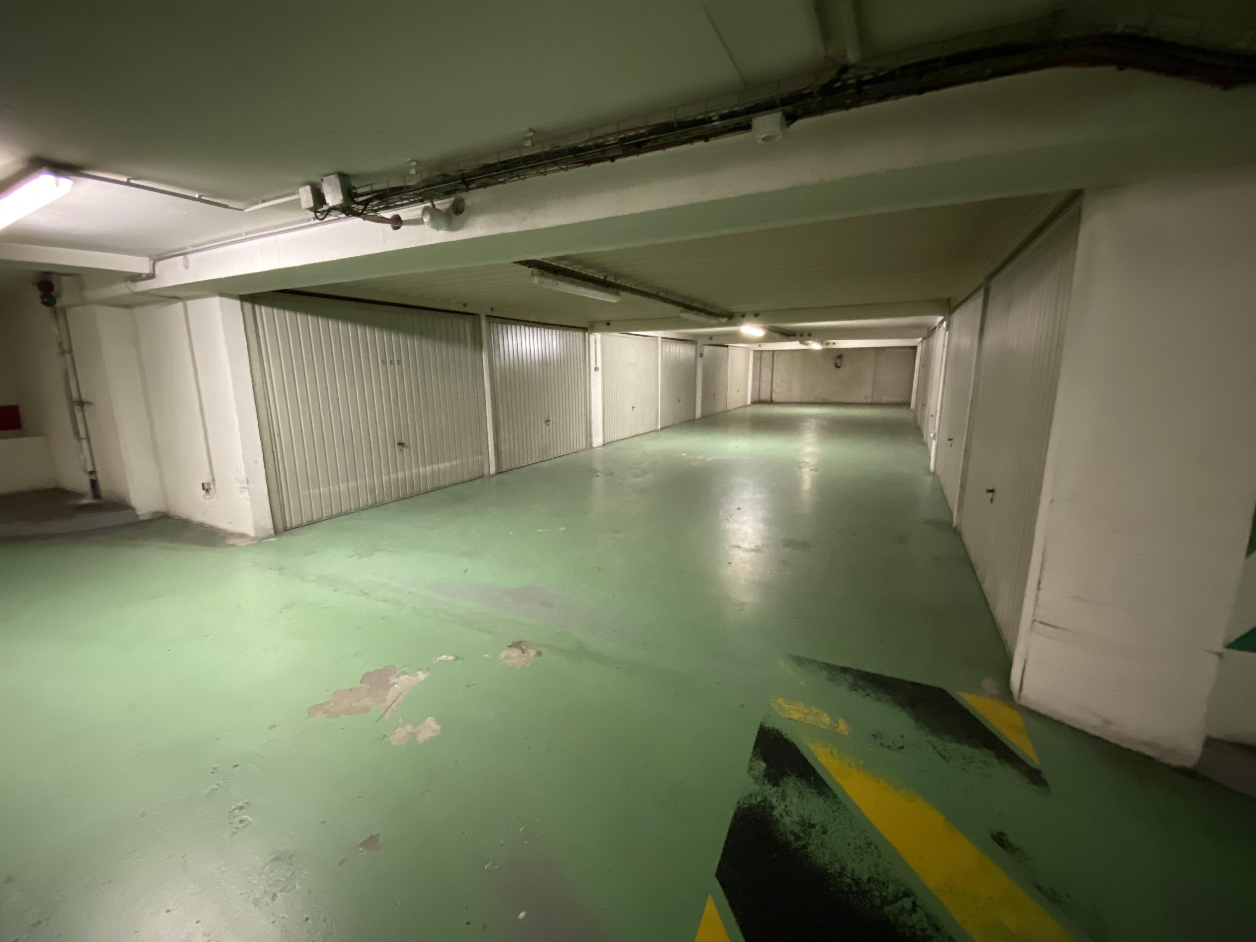 Box fermé niveau -5 / rue Damrémont Paris