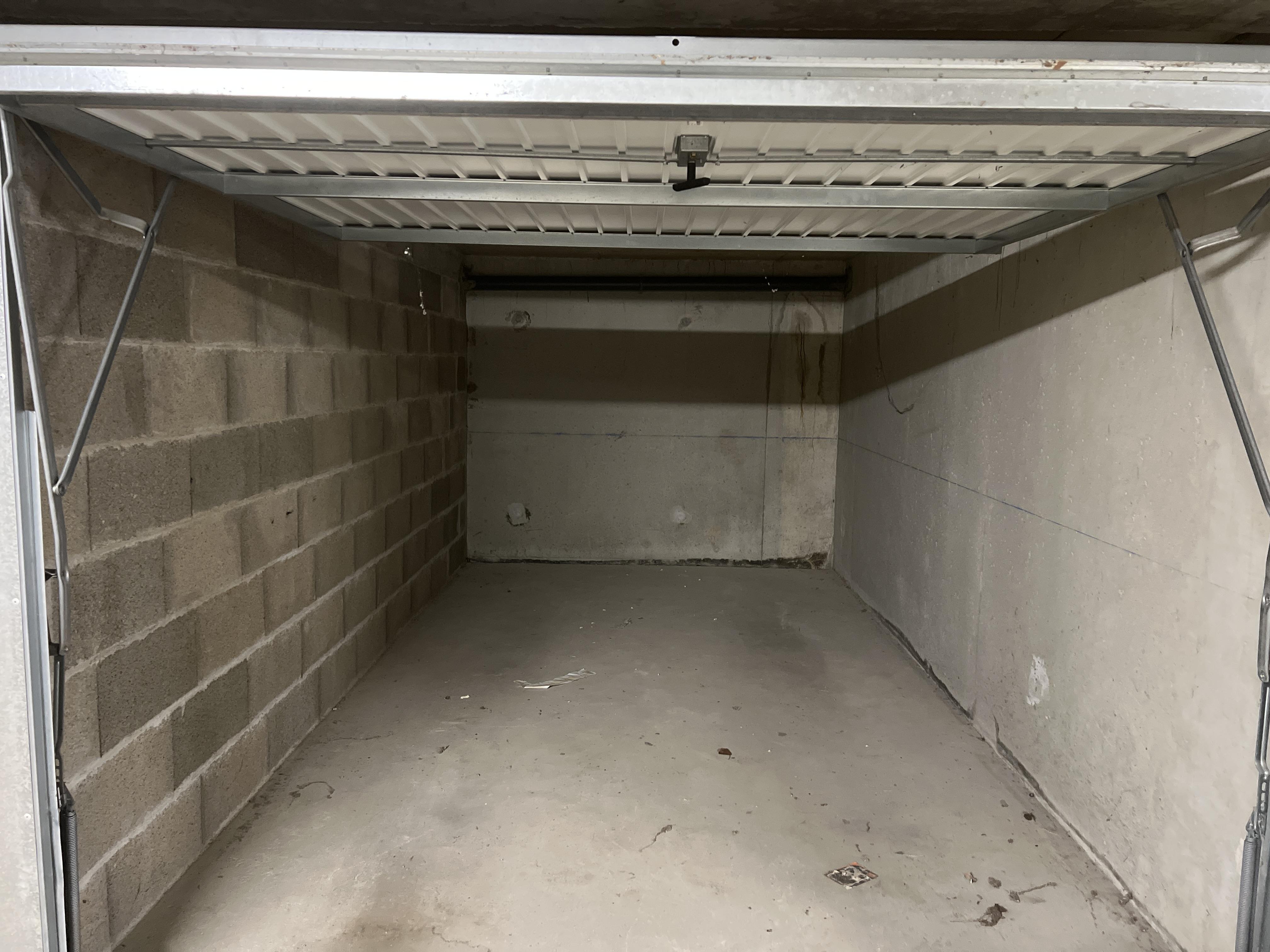 Garage/Box 14m² à Bruz