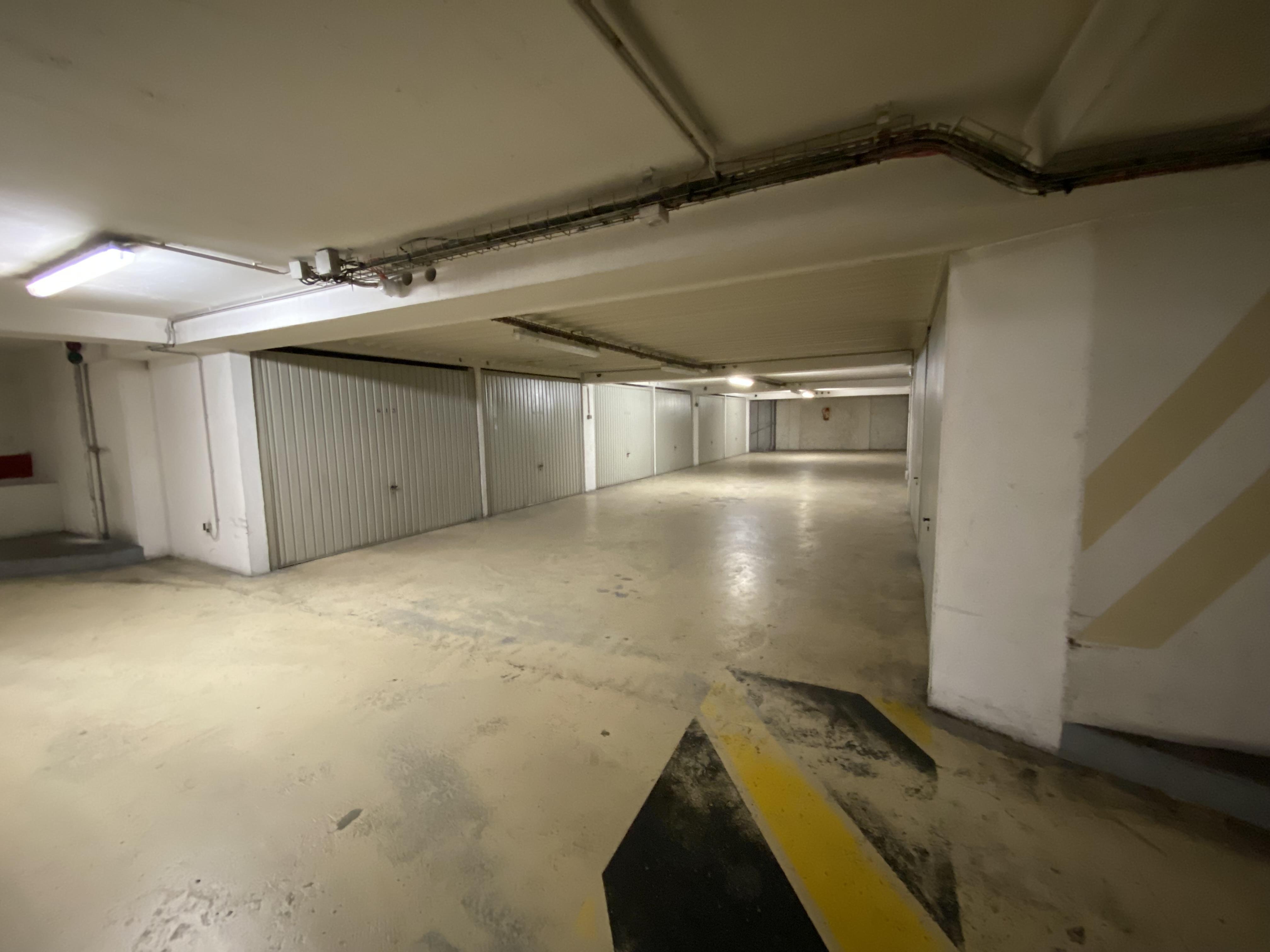 Box fermé niveau -6 / rue Damrémont Paris