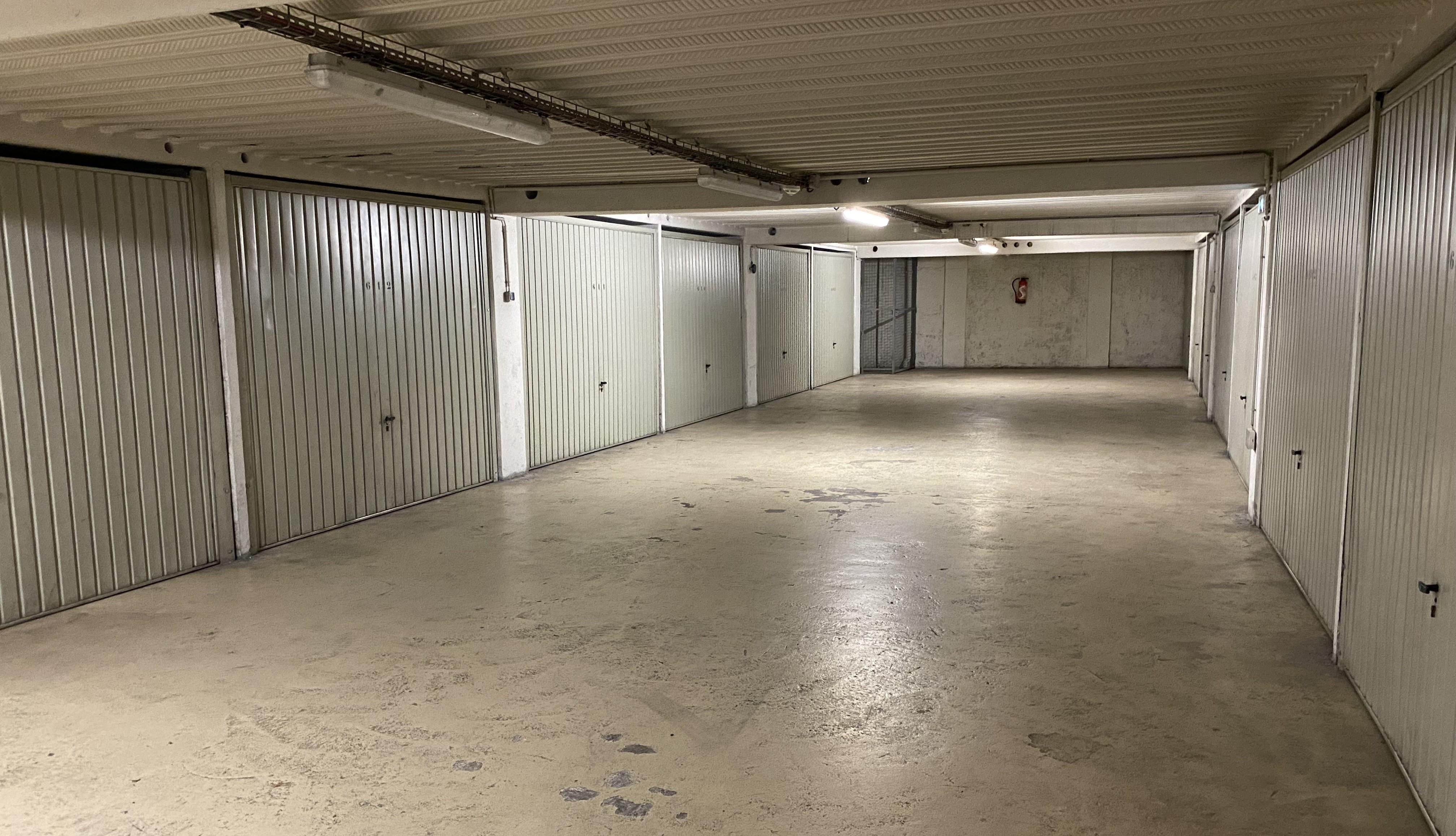 Box fermé niveau -6 / rue Damrémont Paris