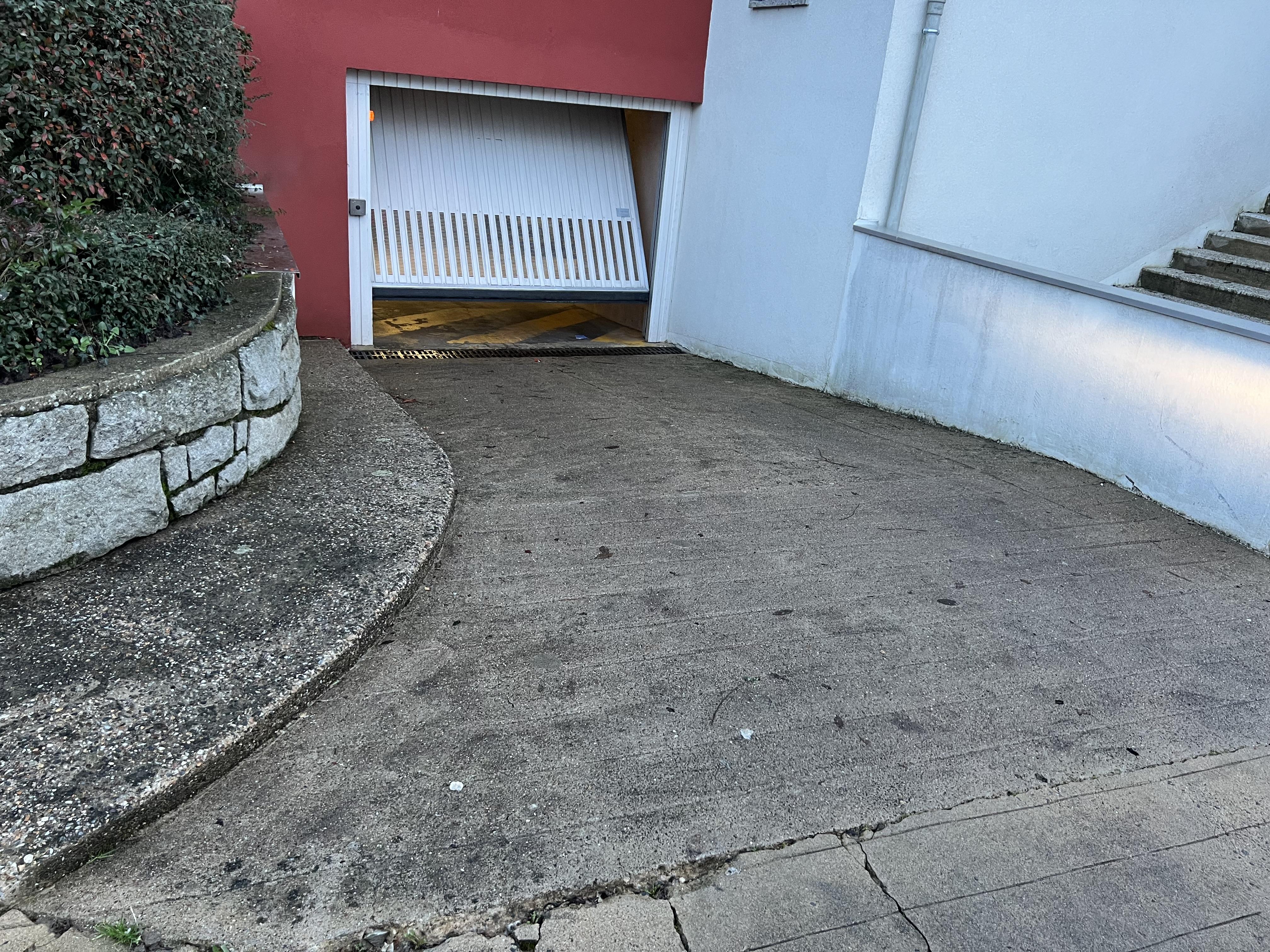 Garage/Box 14m² à Montgermont