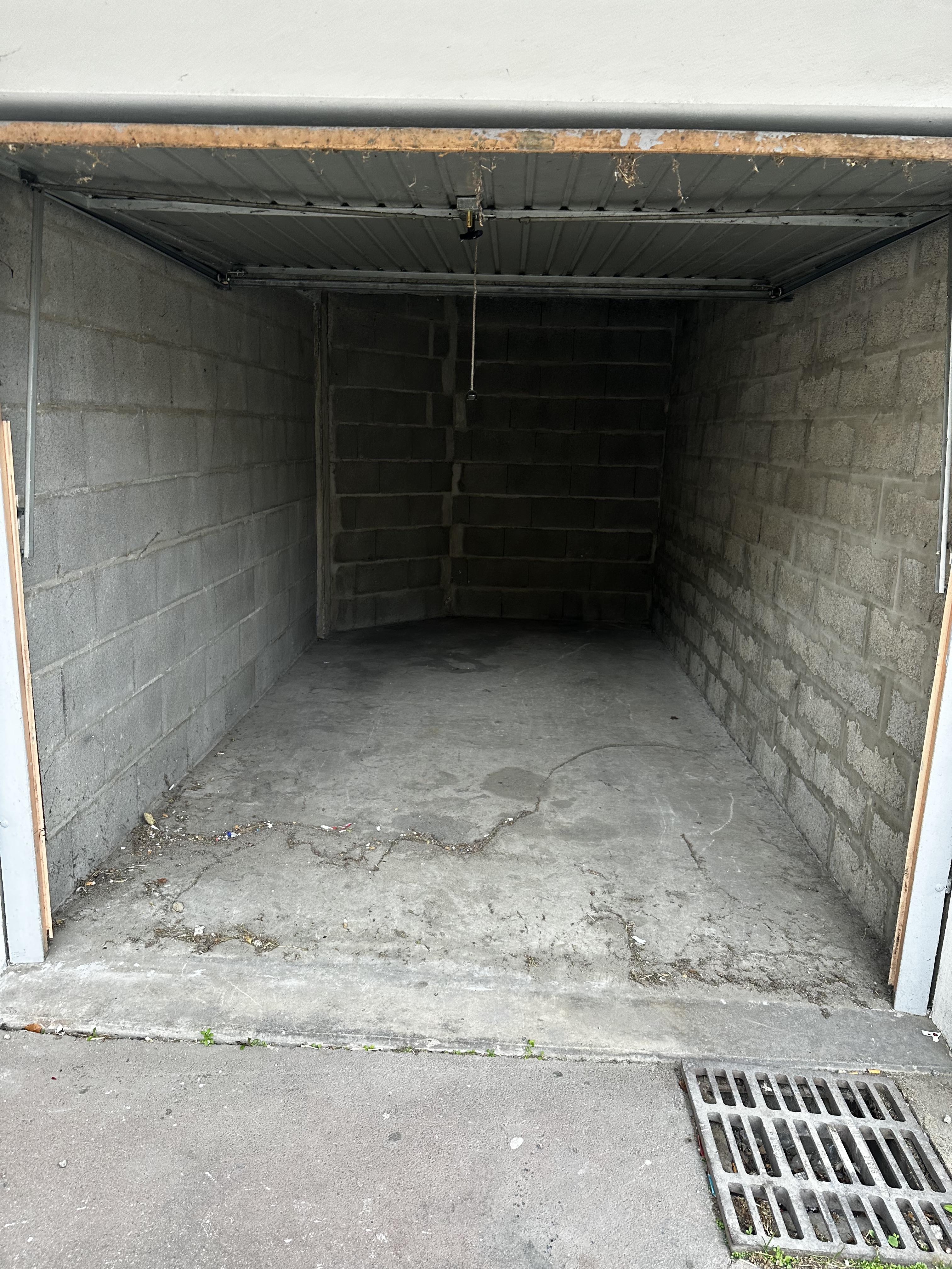 Garage/Box 12m² à Le Péage-de-Roussillon