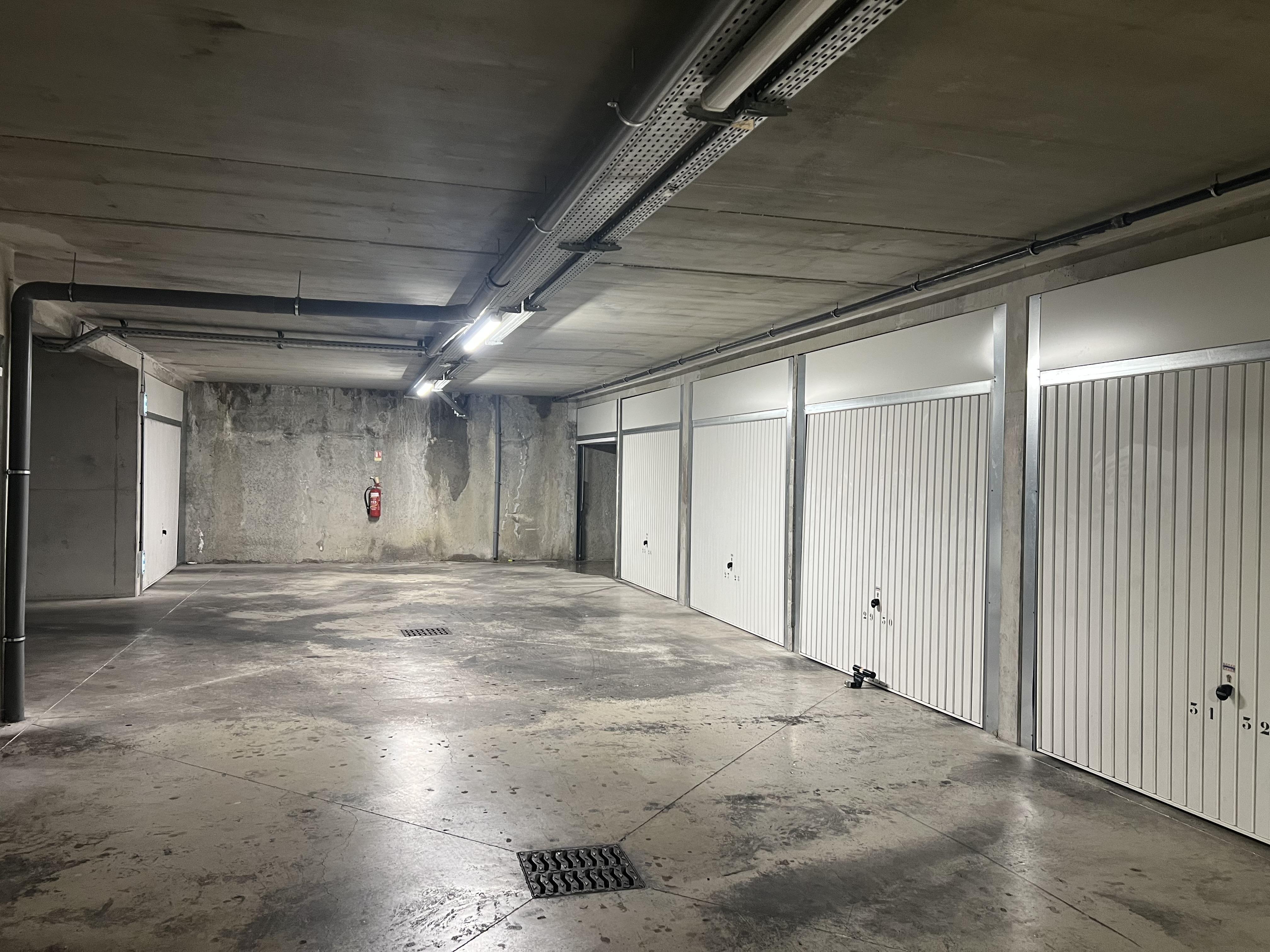 Box de stockage sécurisé - 15m² Marseille