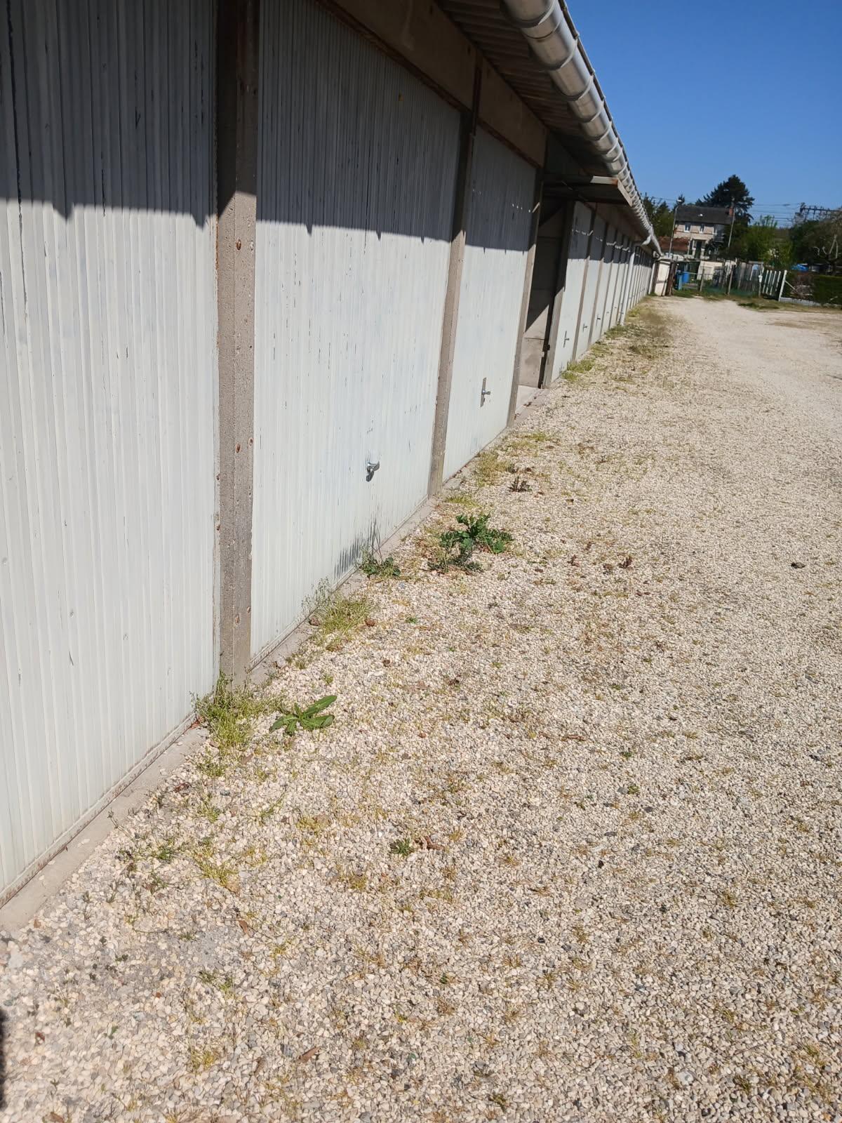 Garage / box de stockage Montargis 12m²