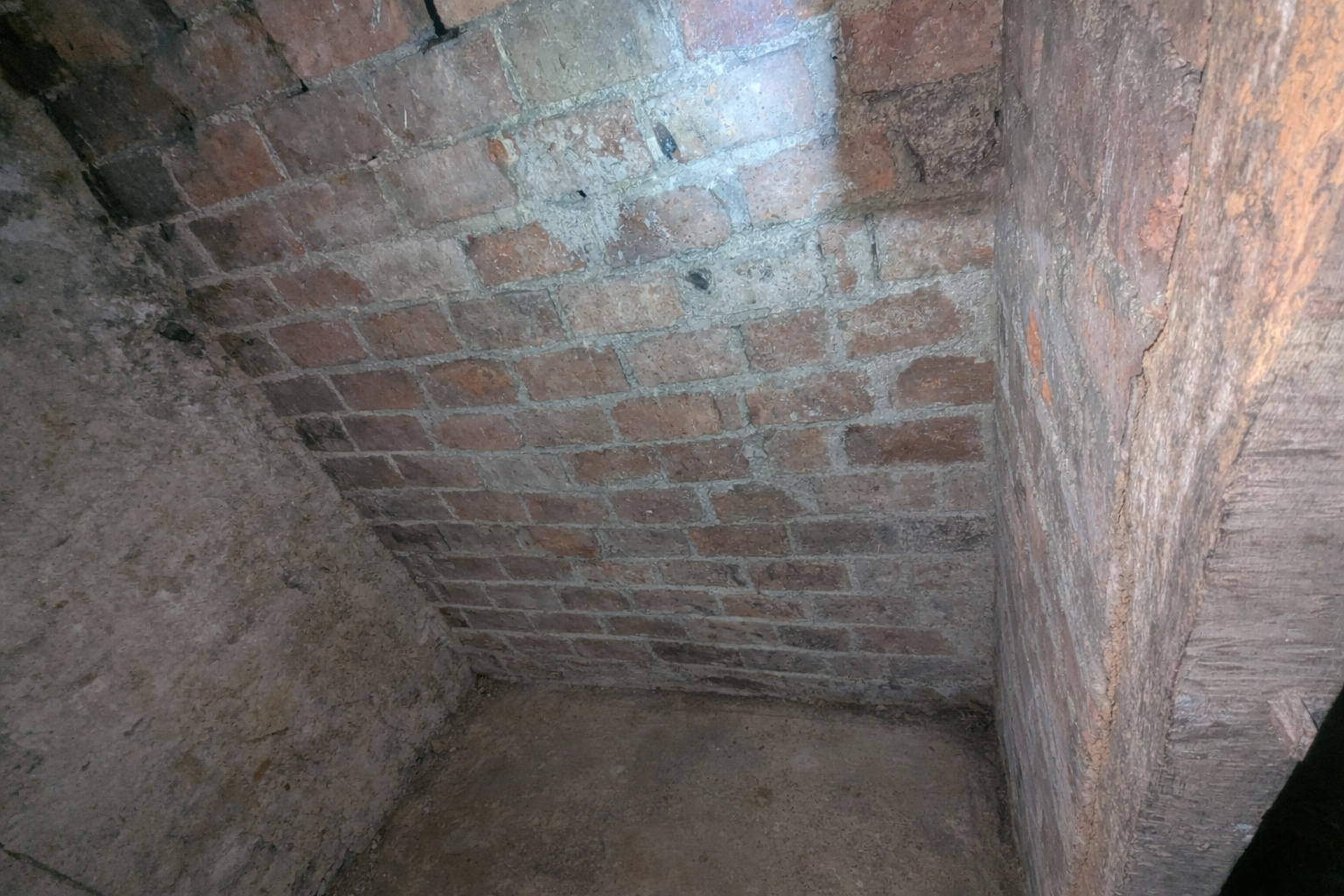 Cave 4m² box local de stockage rue Marcadet