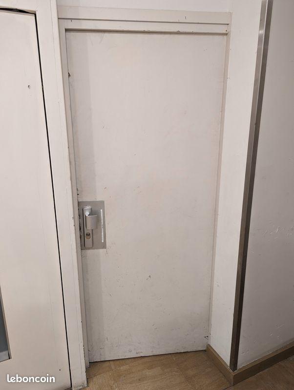 Cave 4m² box local de stockage rue Marcadet