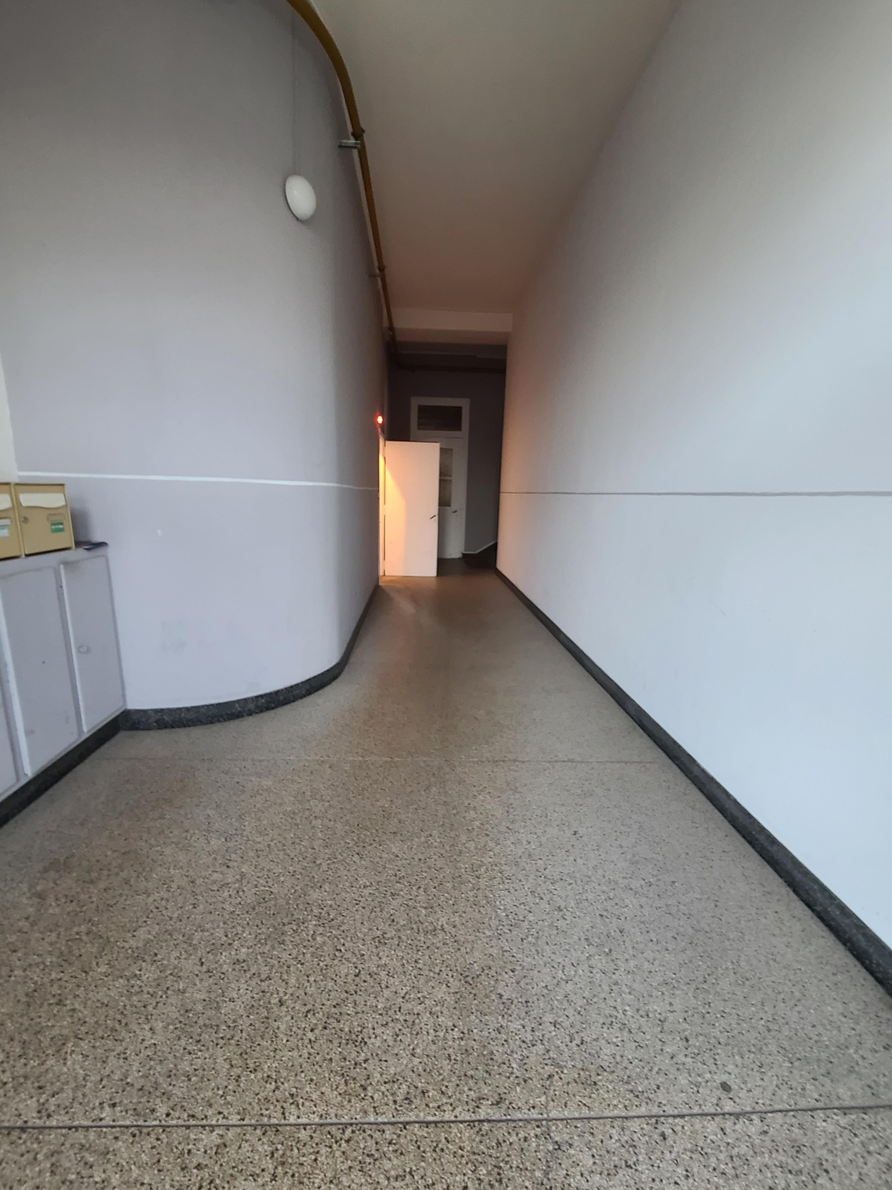 📦 À LOUER – Espaces de stockage sécurisées