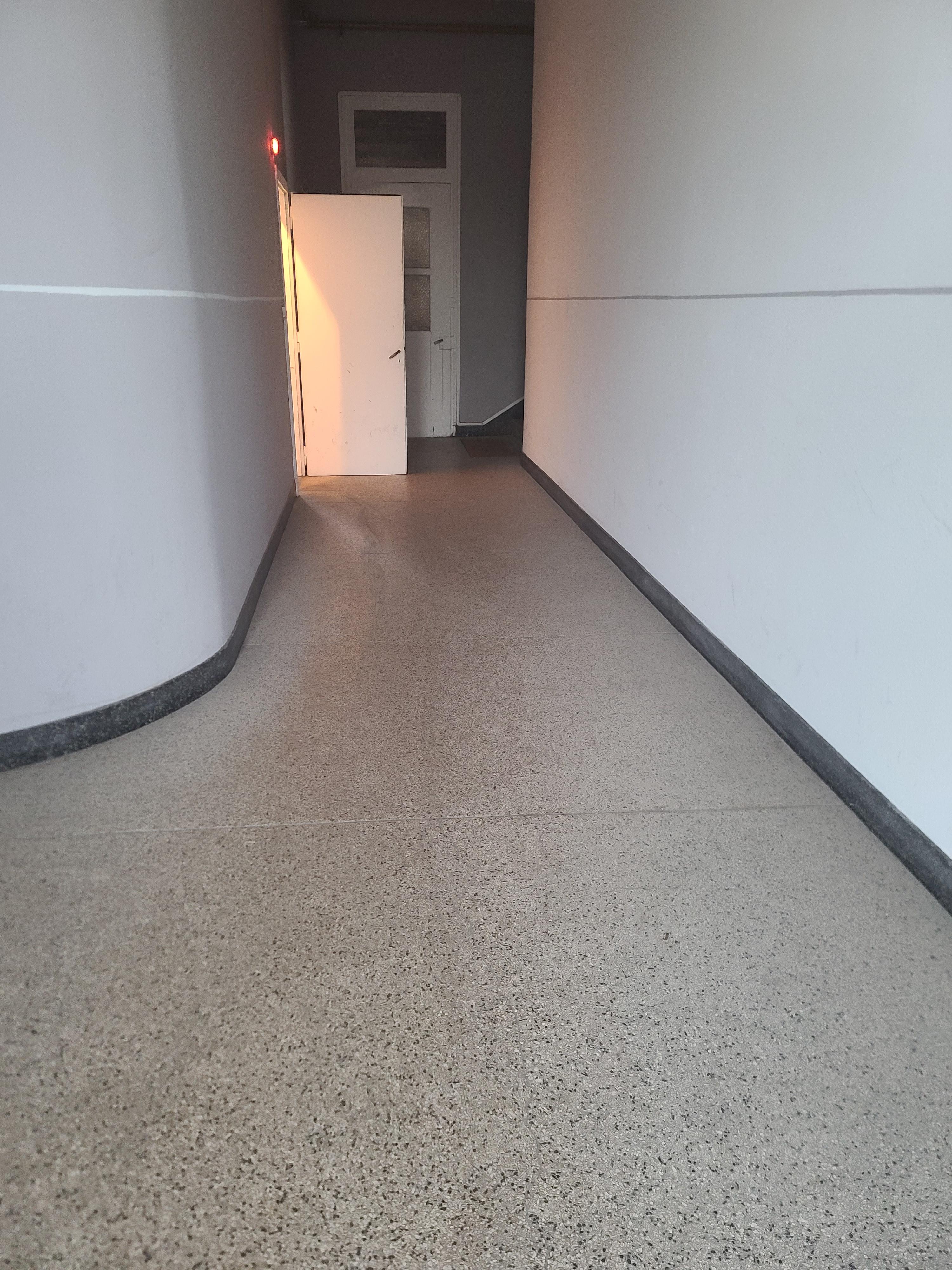 📦 À LOUER – Espaces de stockage sécurisées