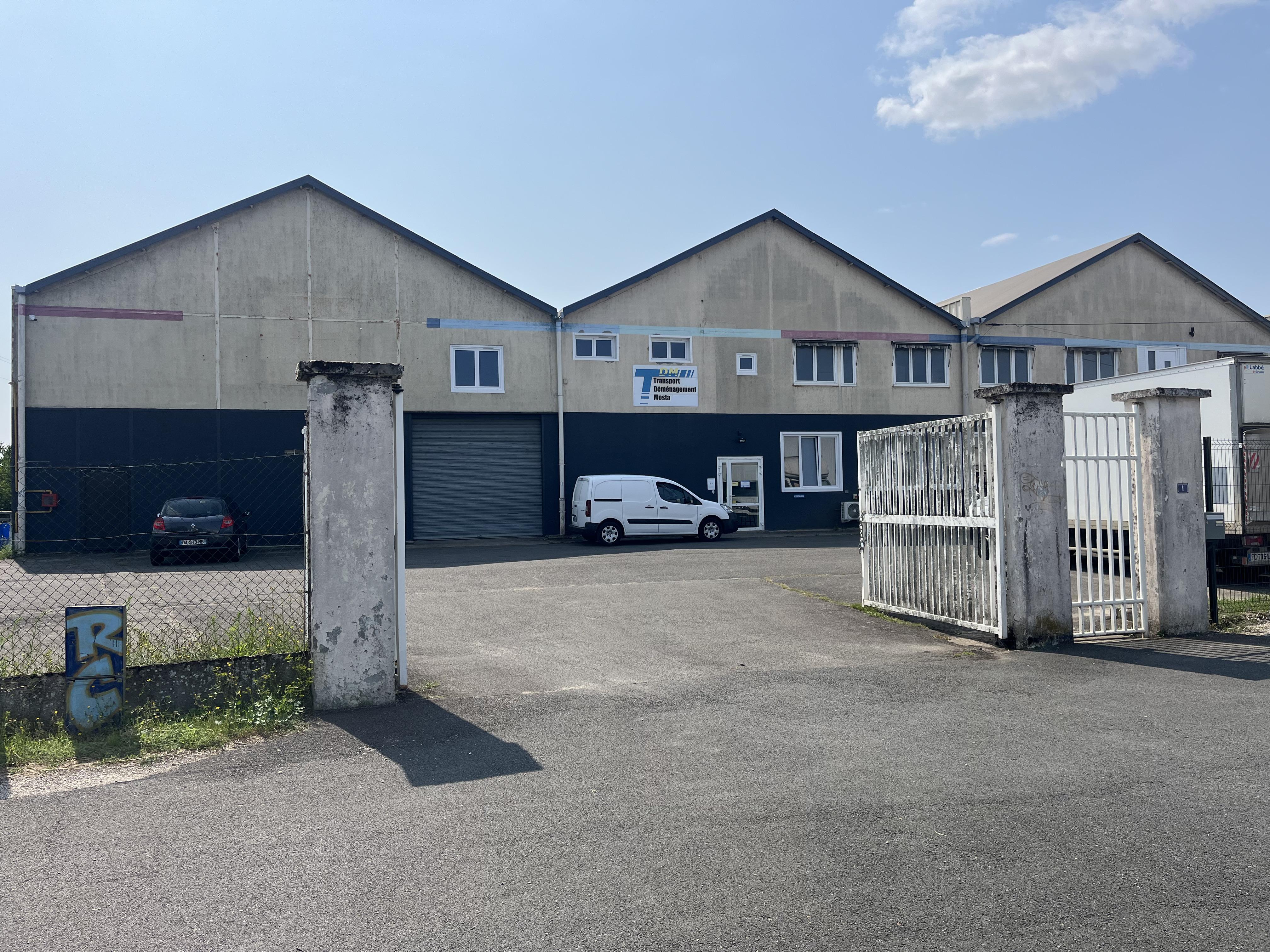 Entrepôt de stockage - La Chapelle-Saint-Mesmin - 100m²