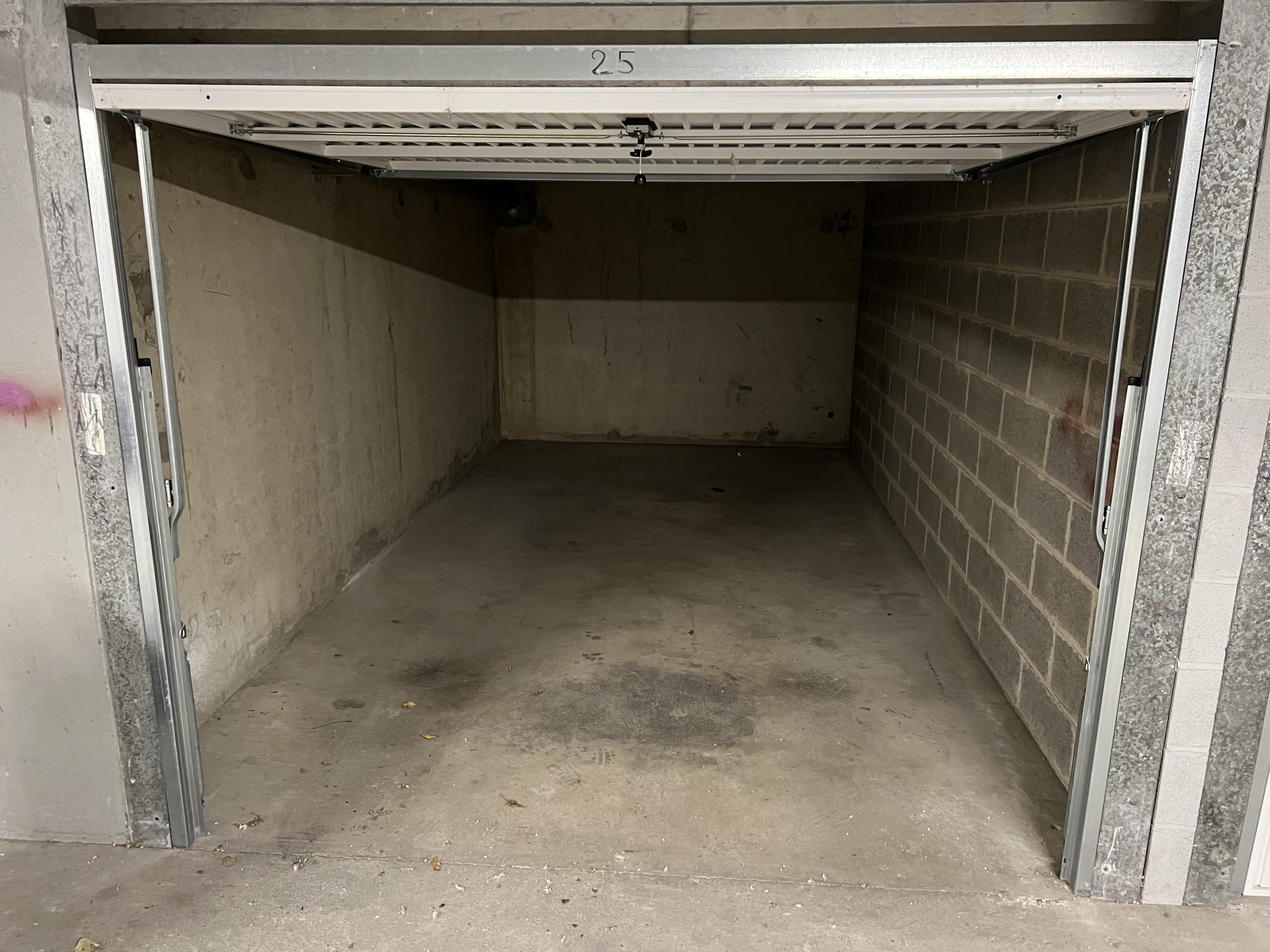 Garage/box 13m² à Fougères