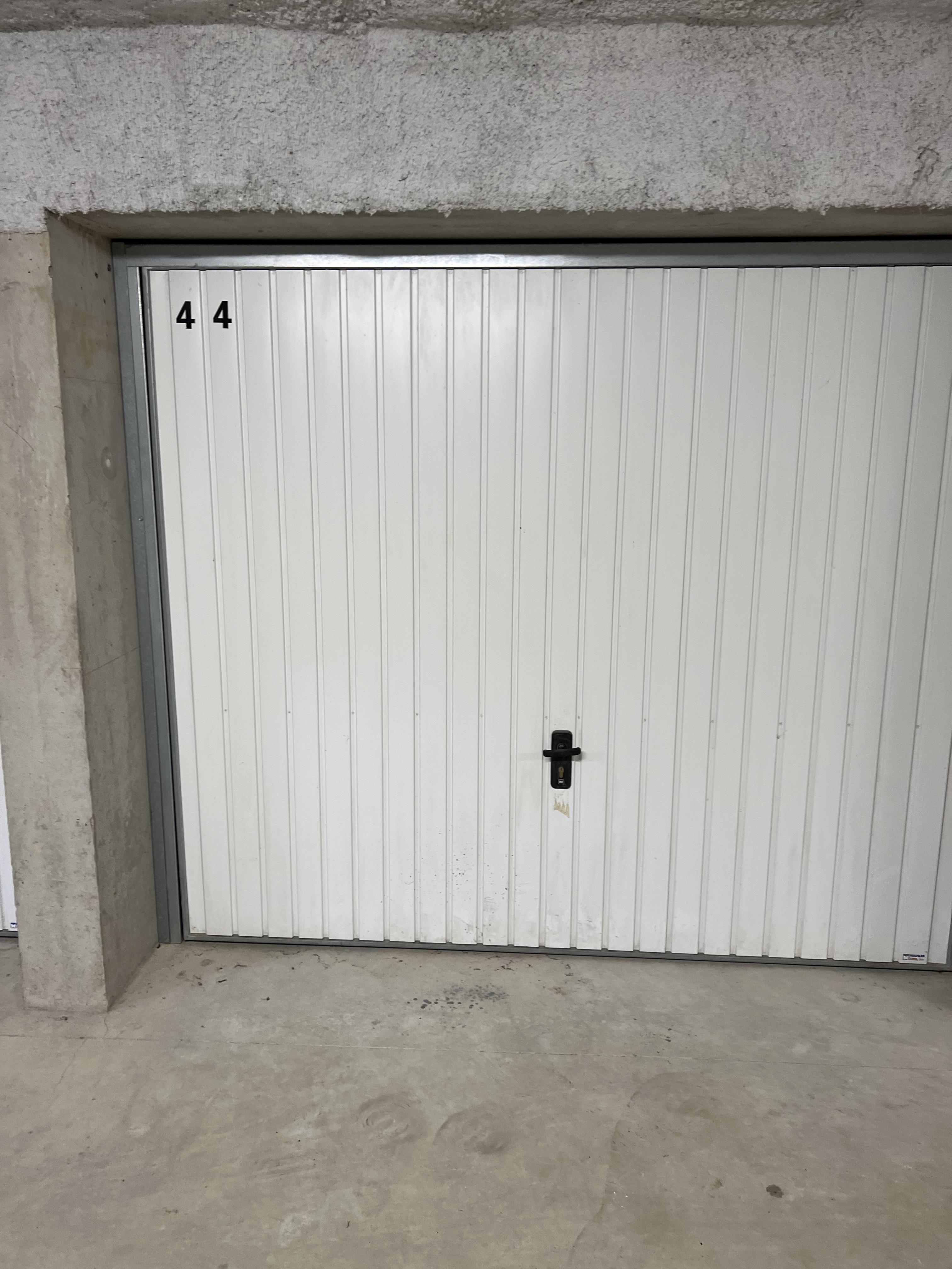 Garage/box 14m² à Acigné
