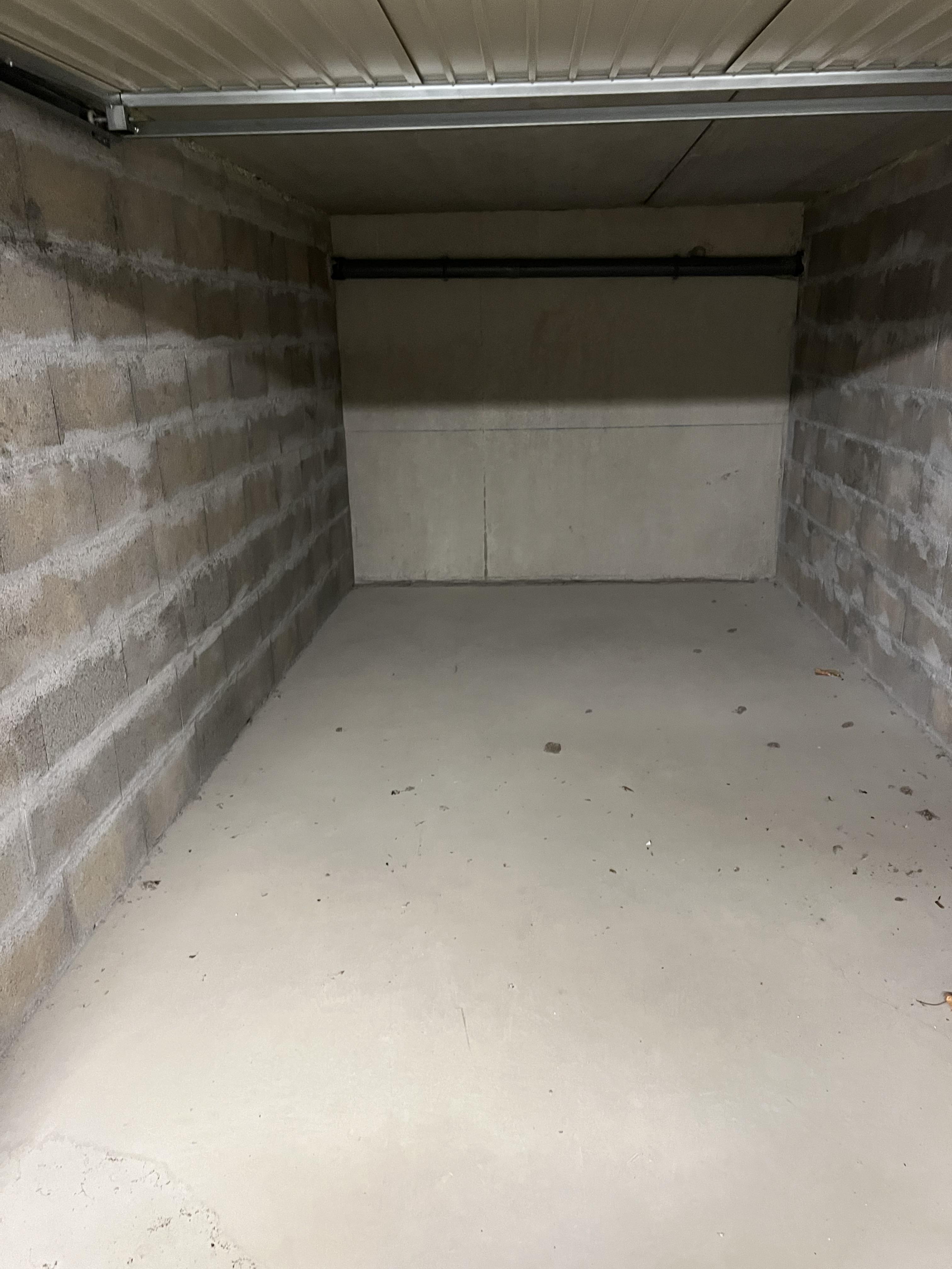 Garage/box 14m² à Acigné