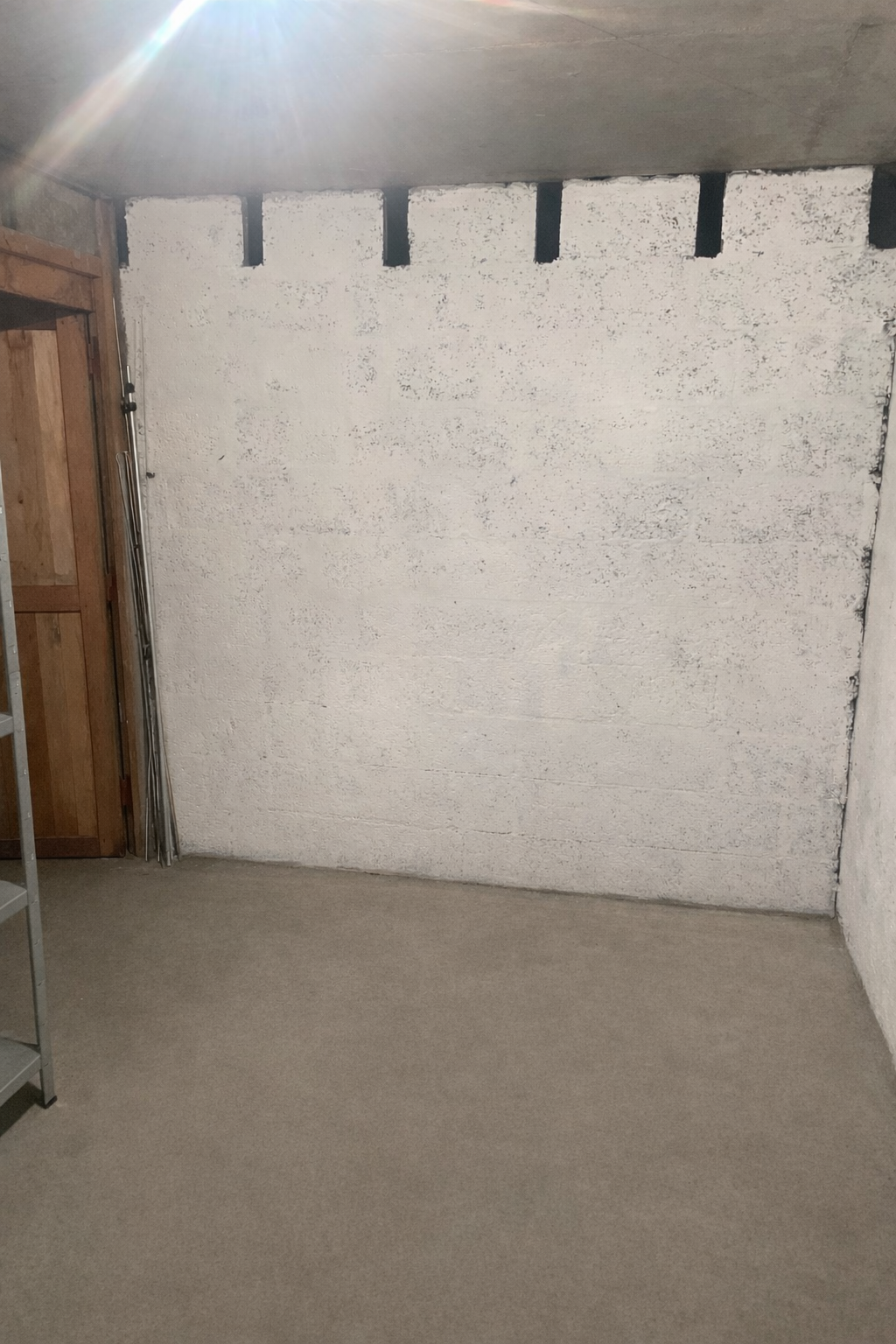 ESPACE DE STOCKAGE - CAVE A LOUER -