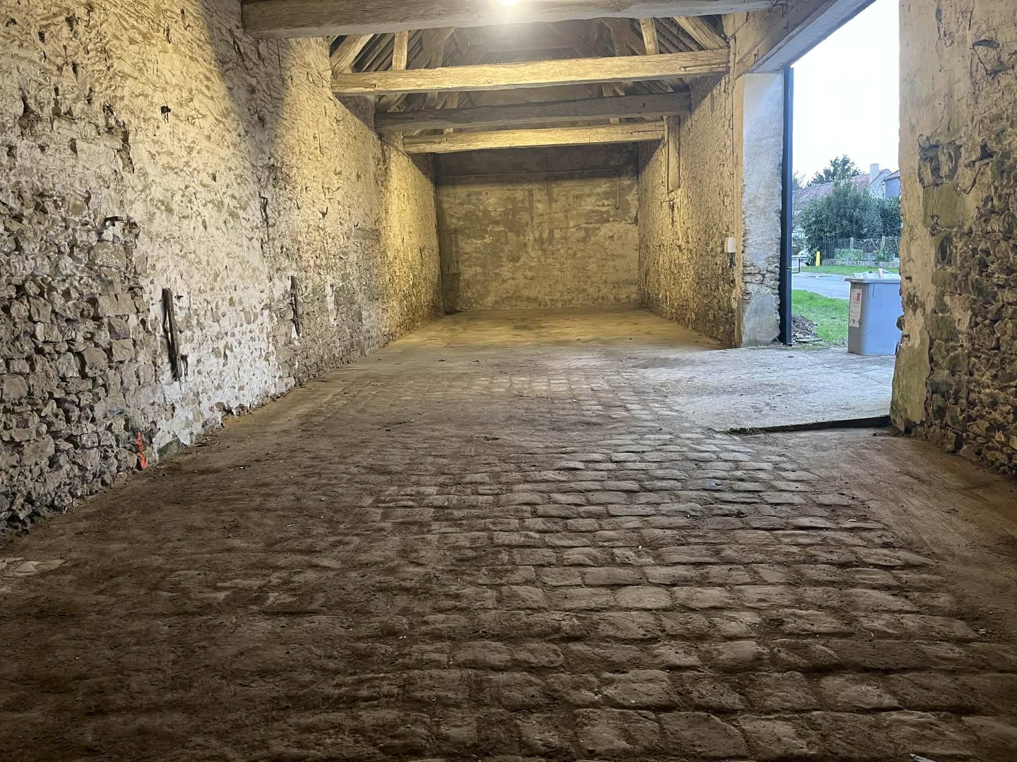 box de stockage/ depôt 147m2 Crisenoy