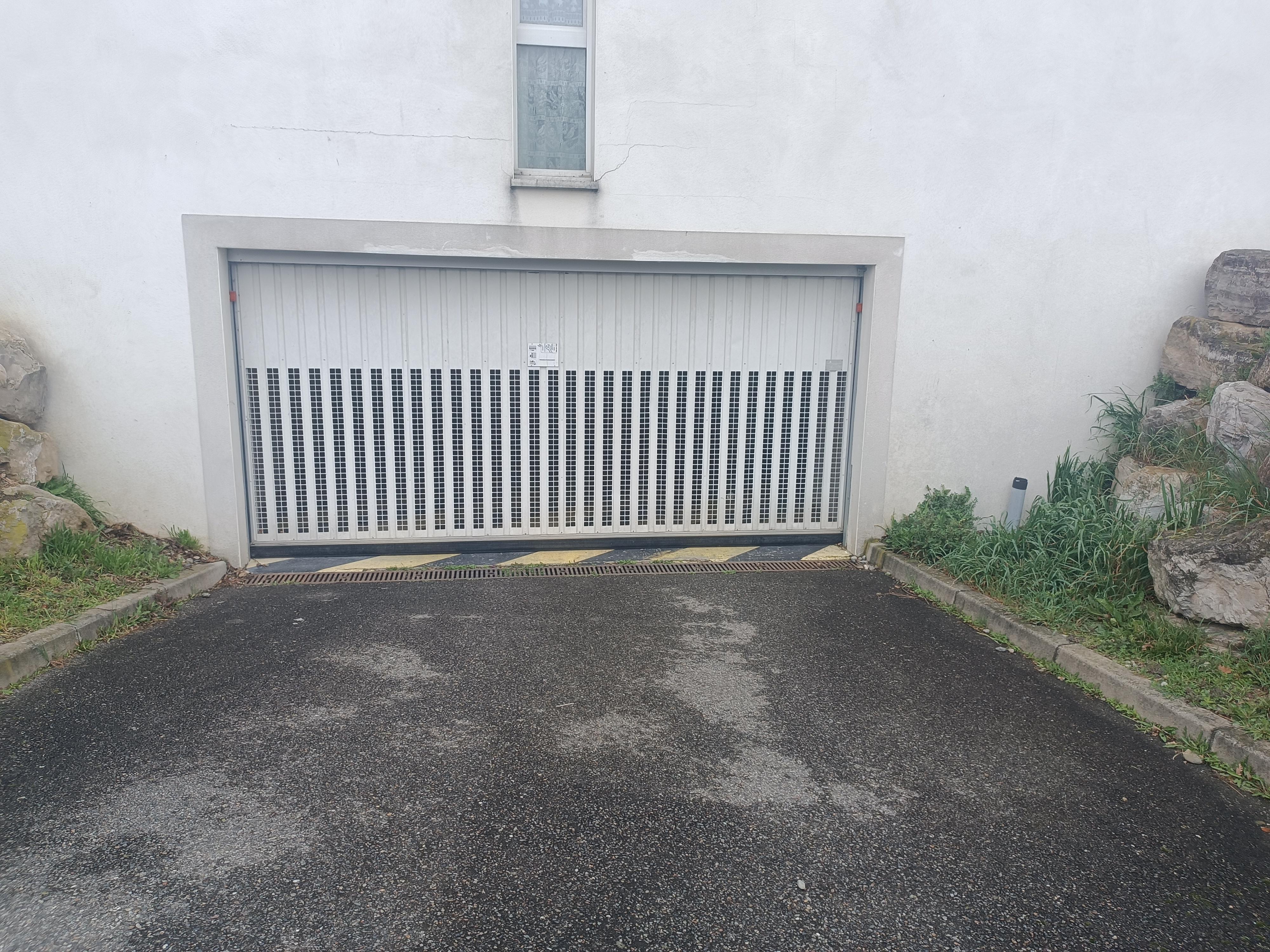 Garage/Box - 13m² à La Salvetat St Gilles