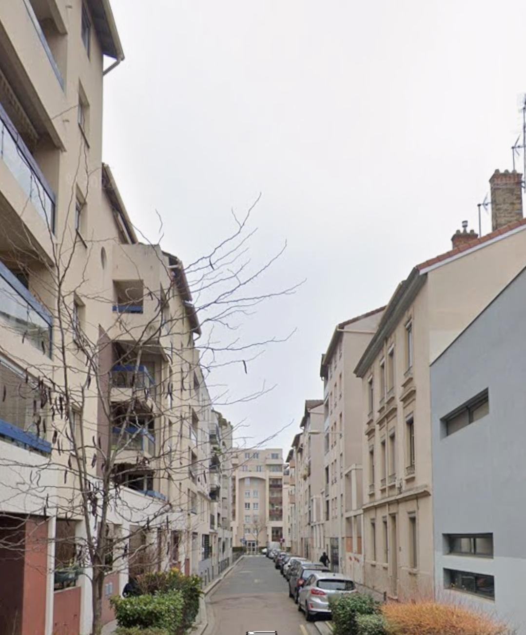 Box 12 m² en résidence sécurisée – Proximité