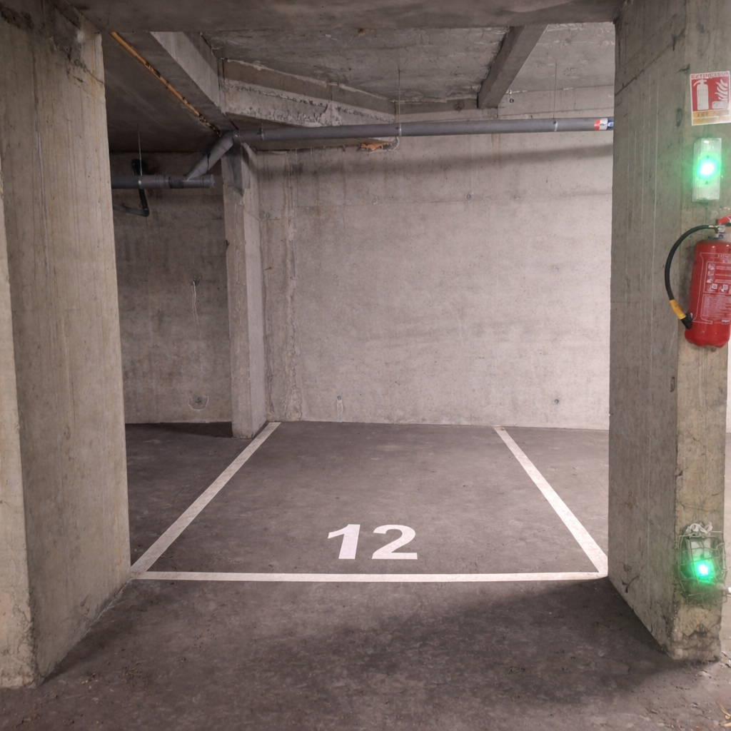 INTRA - Place de parking à louer à