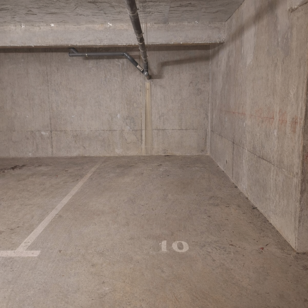 INTRA - Place de parking à louer à