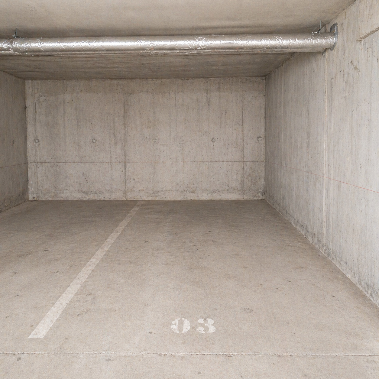 INTRA - Place de parking à louer à