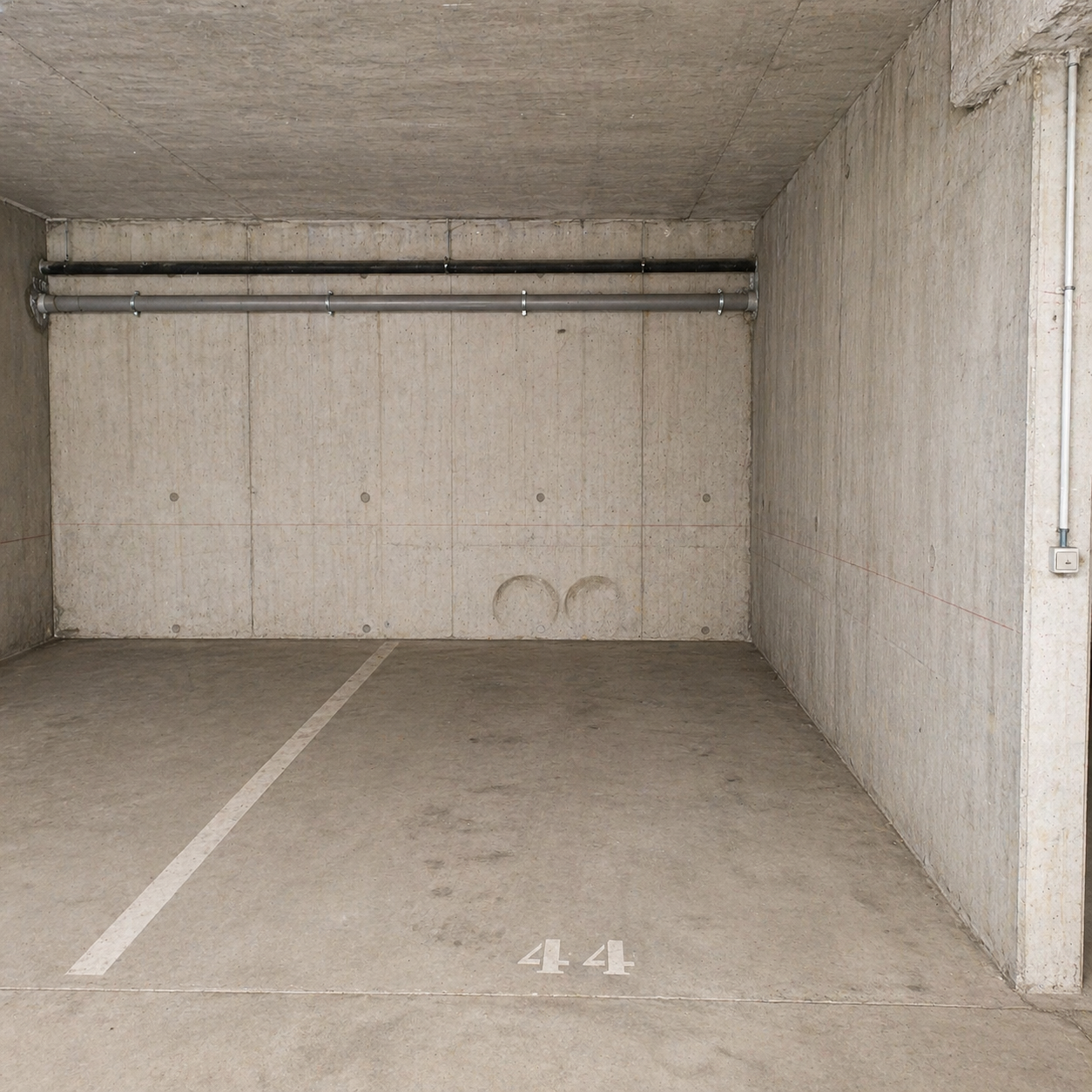 INTRA - Place de parking à louer à