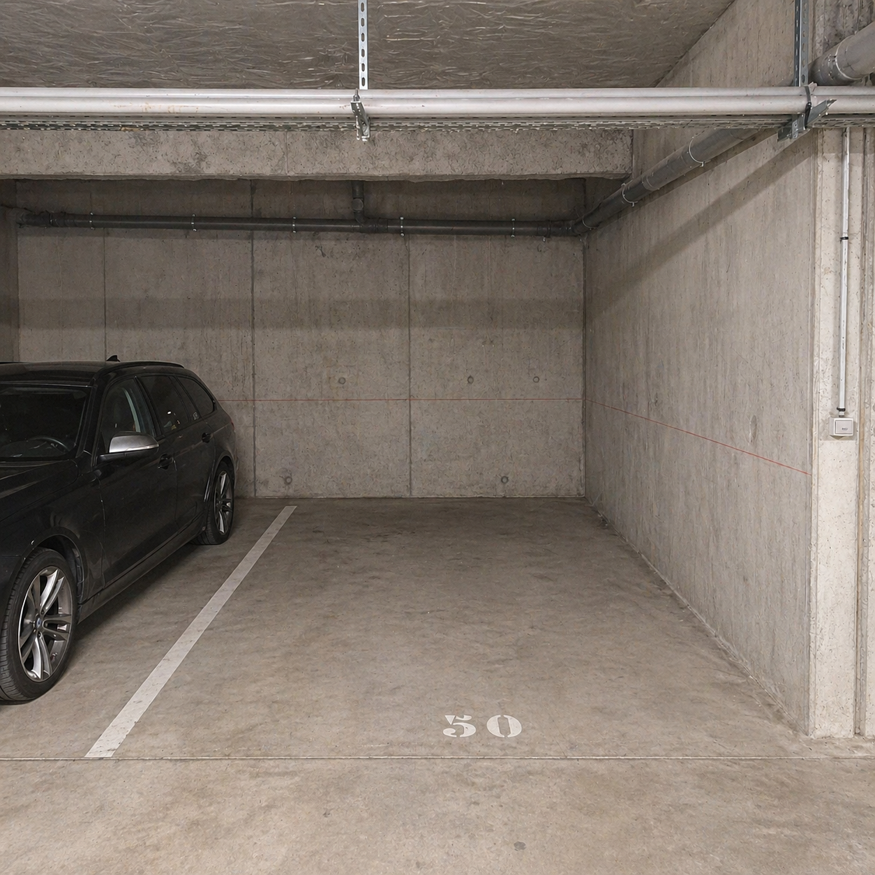 INTRA - Place de parking à louer à