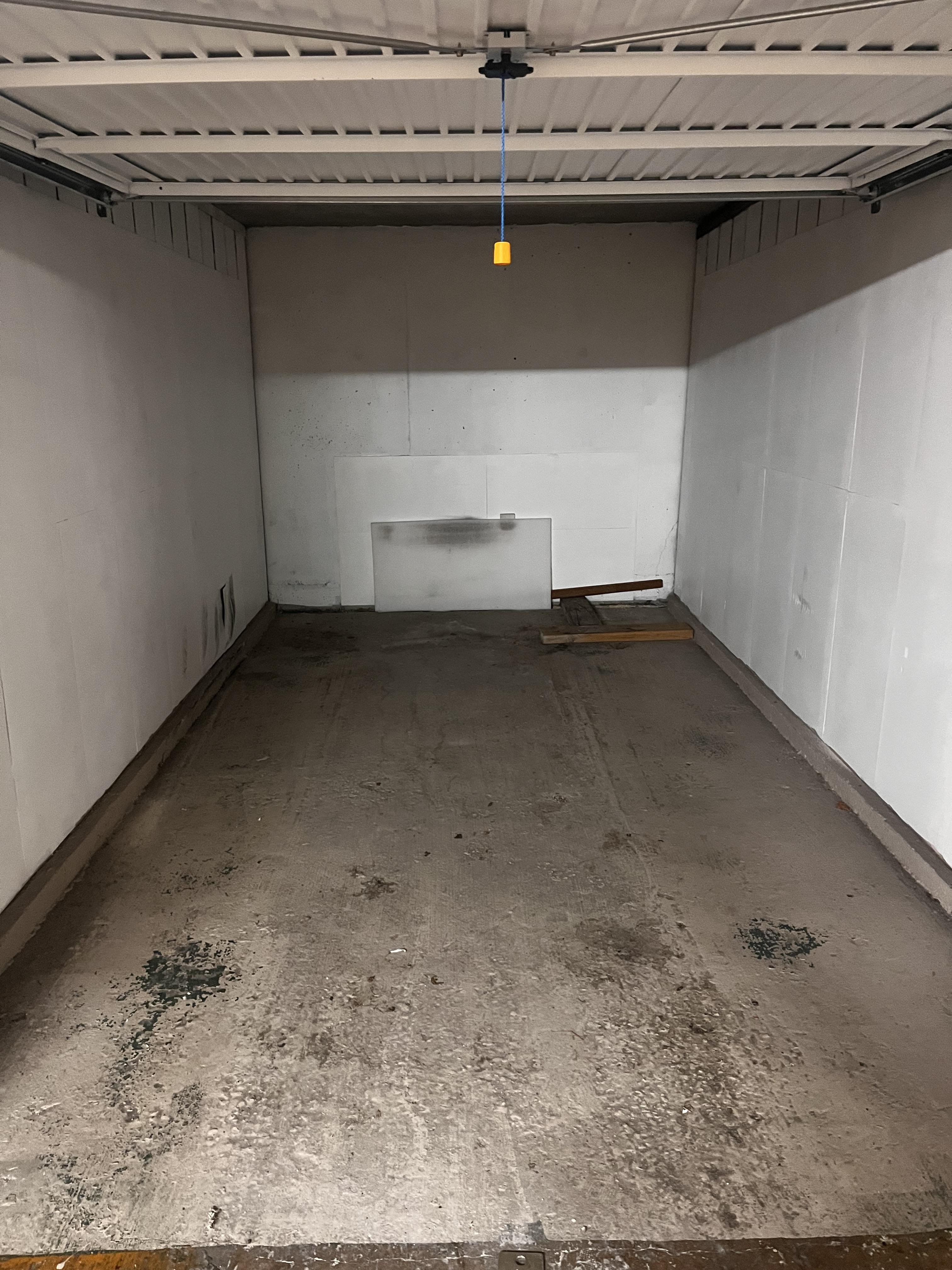 BOX SÉCURITÉ 14m2 / PROCHE GARE / A13