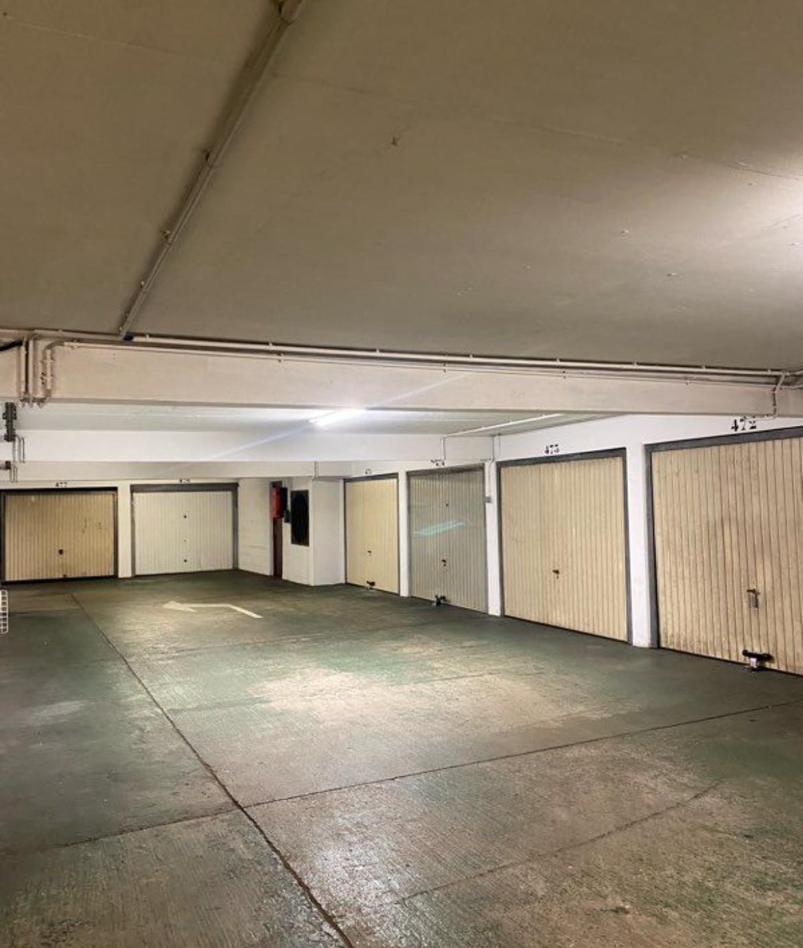 BOX SÉCURITÉ 14m2 / PROCHE GARE / A13