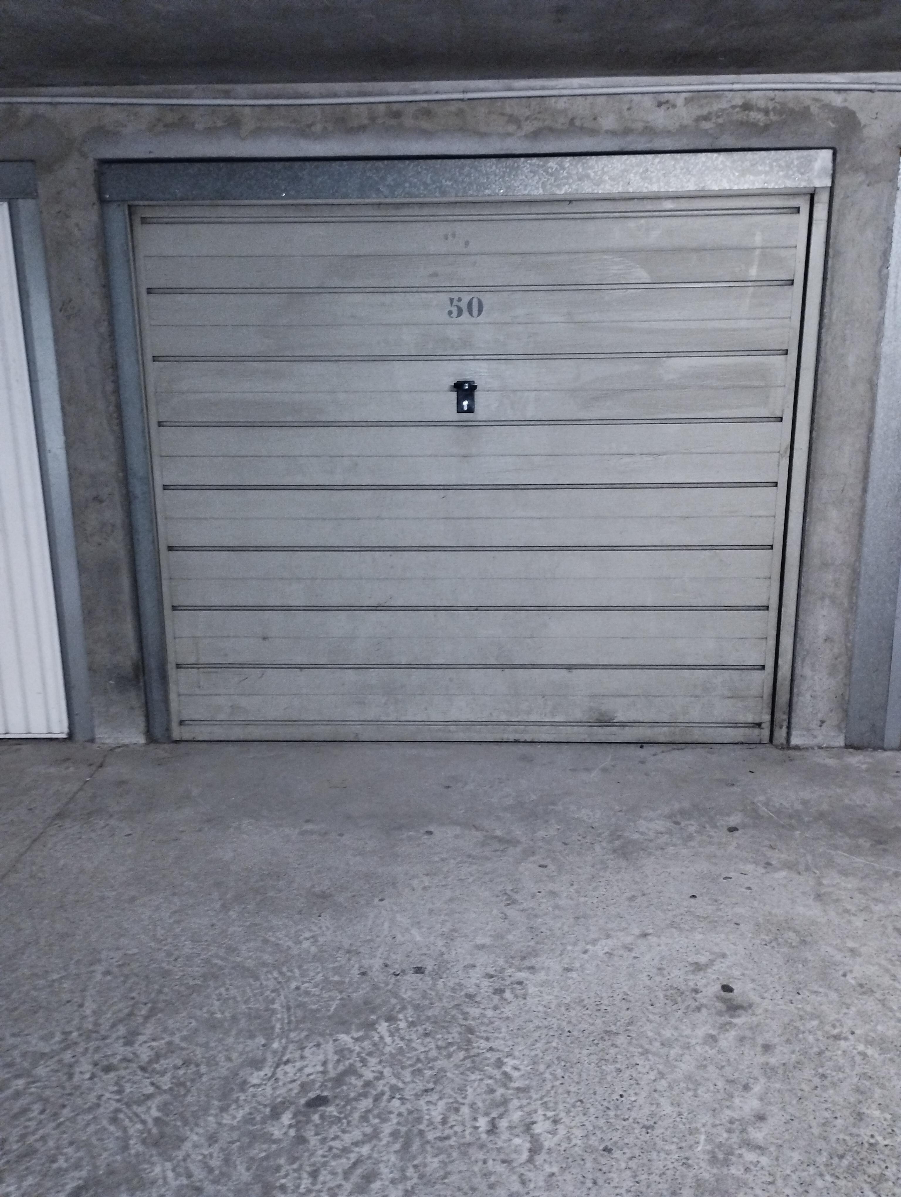 Garage/box 25m² à Bron