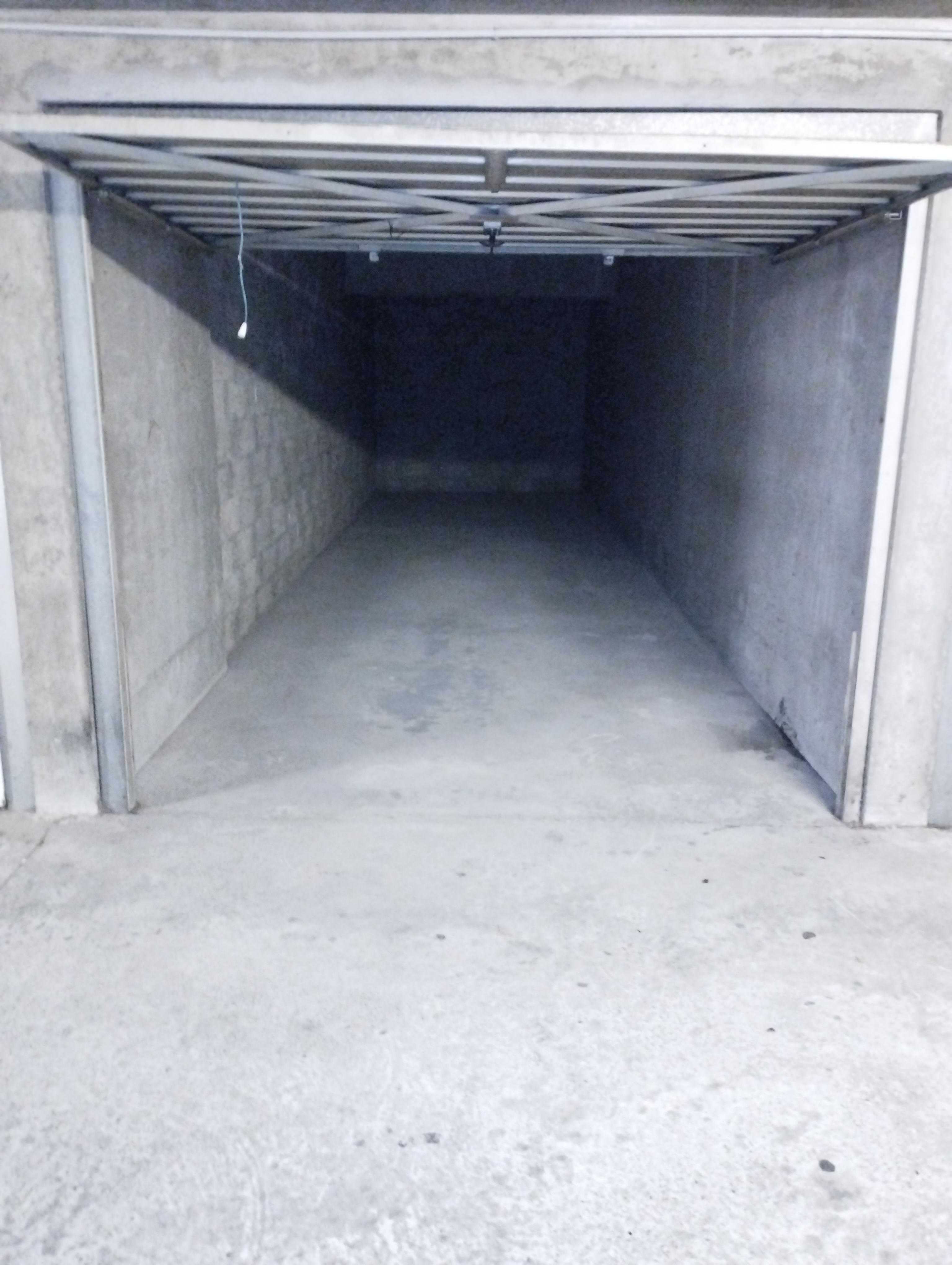 Garage/box 25m² à Bron
