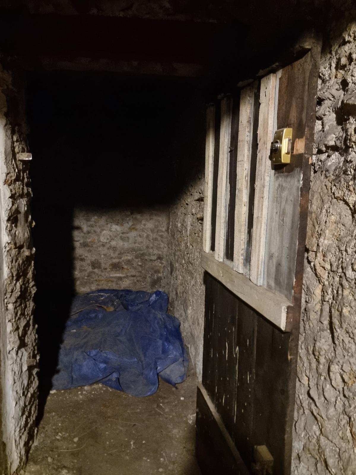 Cave 10m2 saine - Victor Hugo