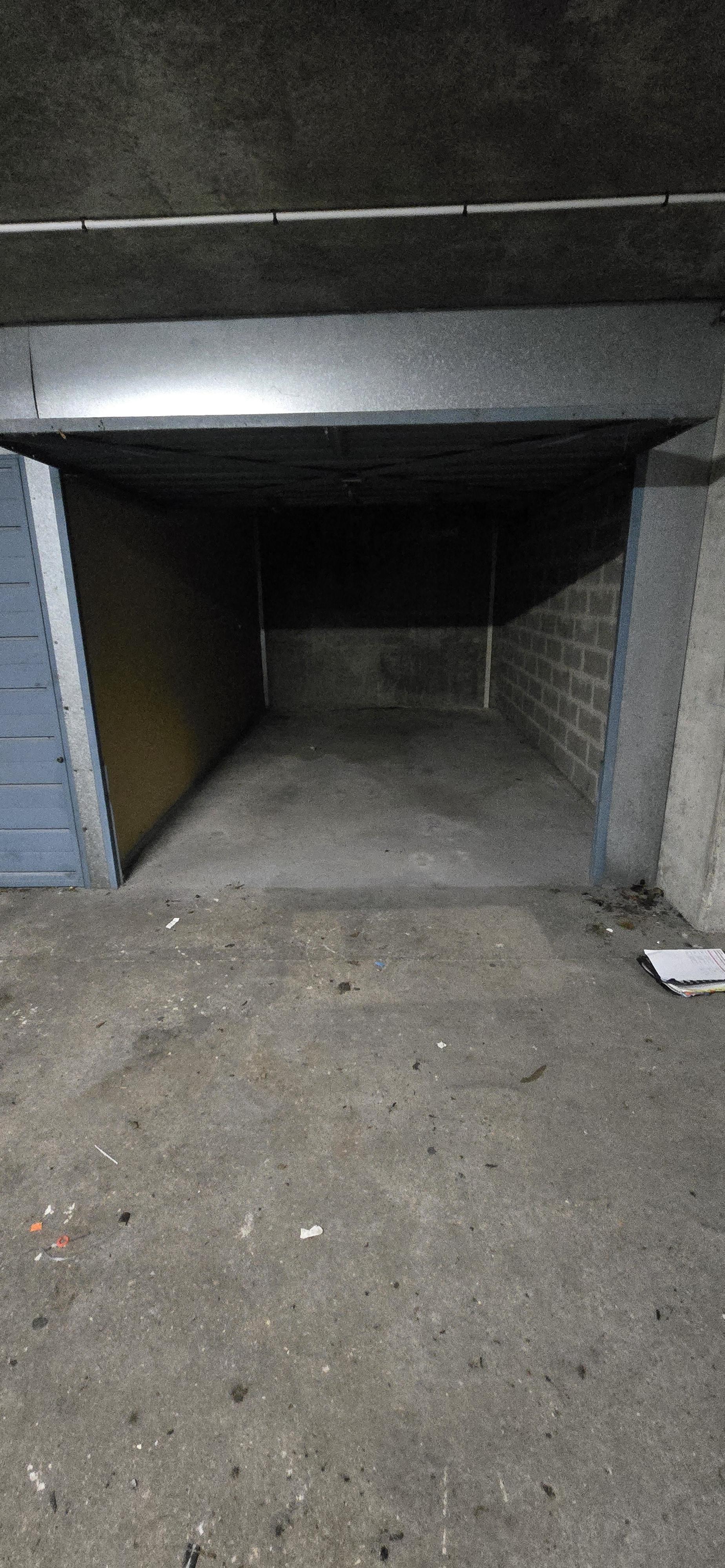 Garage fermé en sous-sol à Evreux