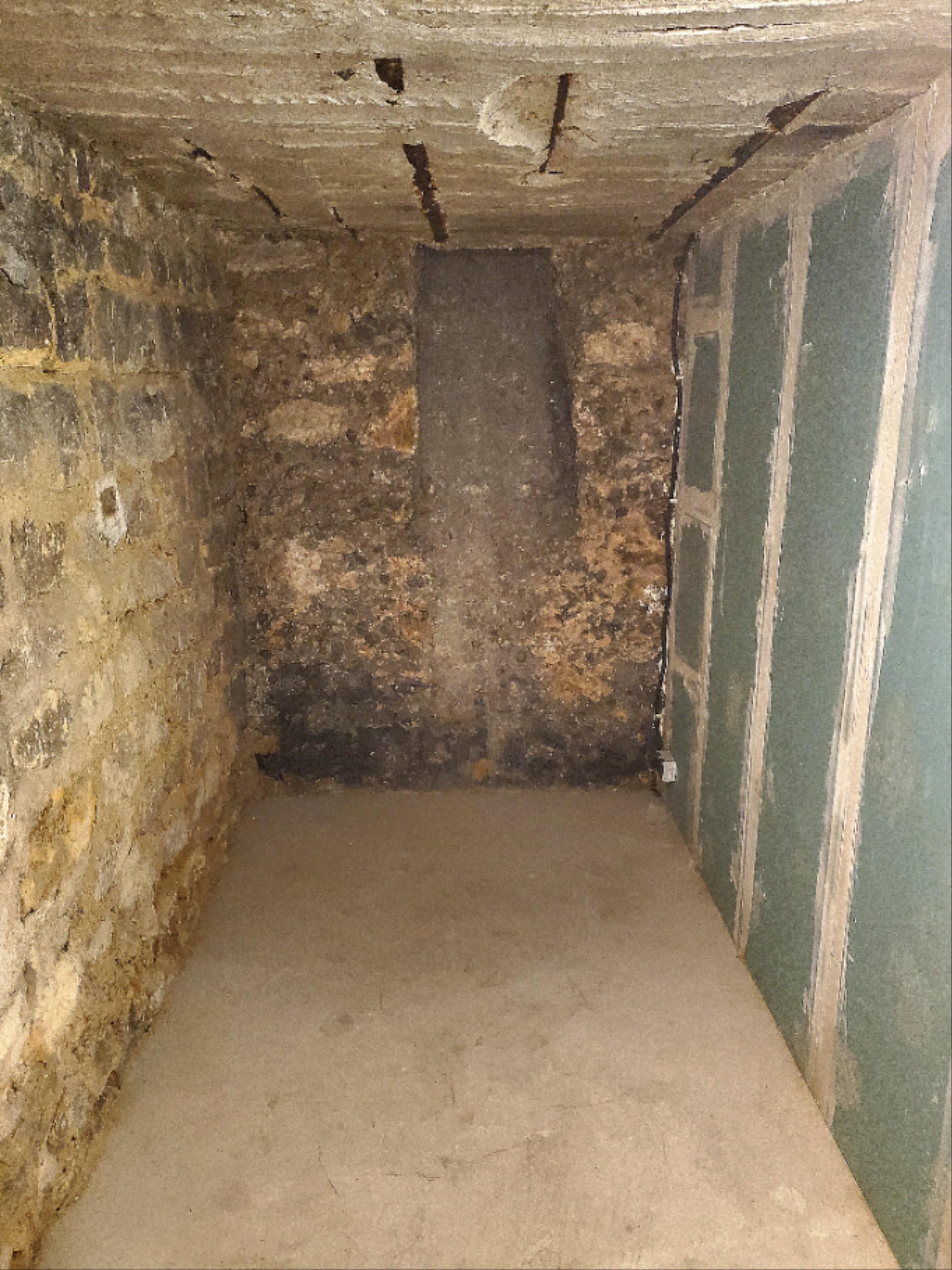 Cave/box sécurisé 6,5 m² – Local de stockage