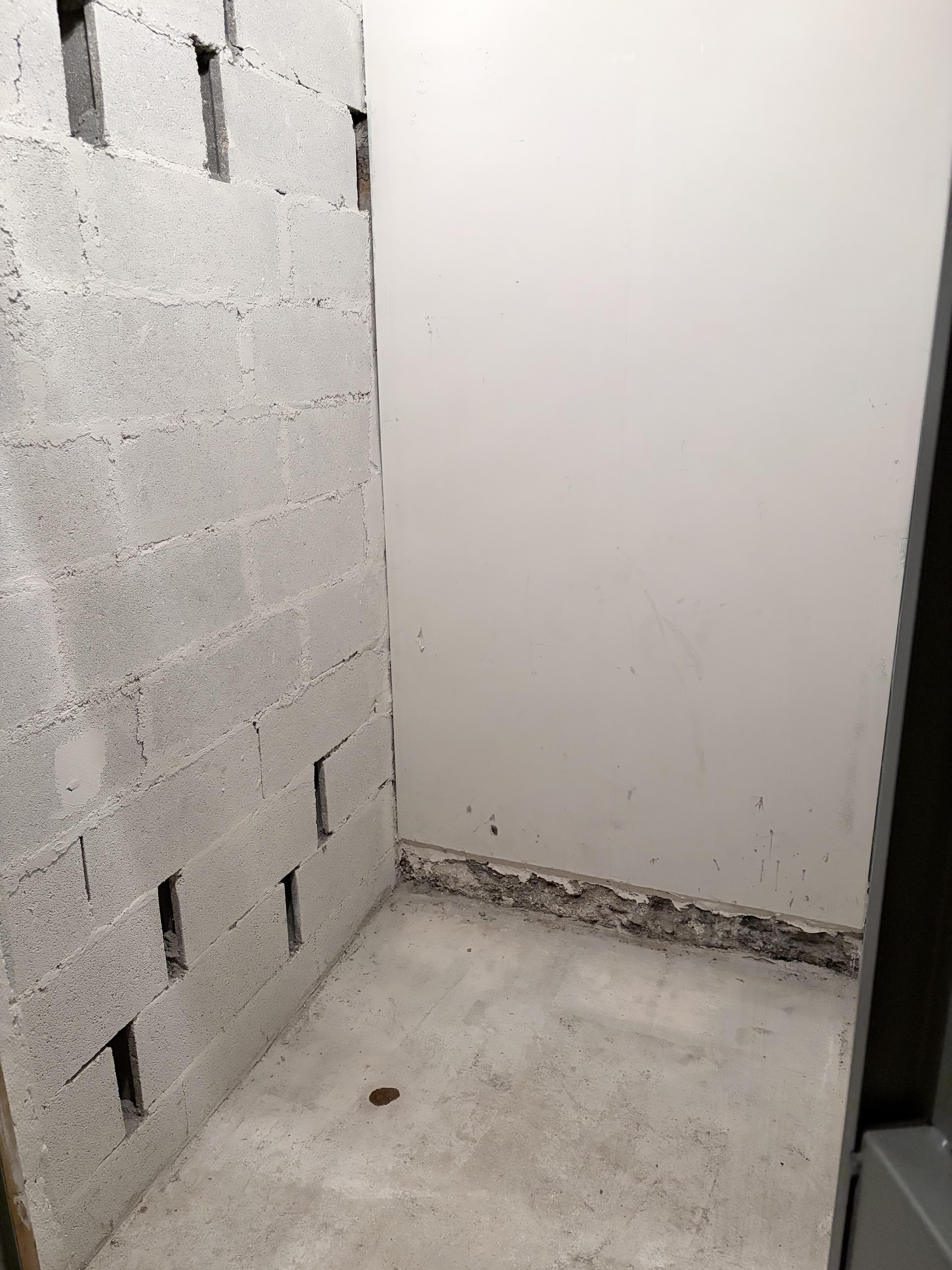 Cave sécurisée à Louer, 2m2 proche République