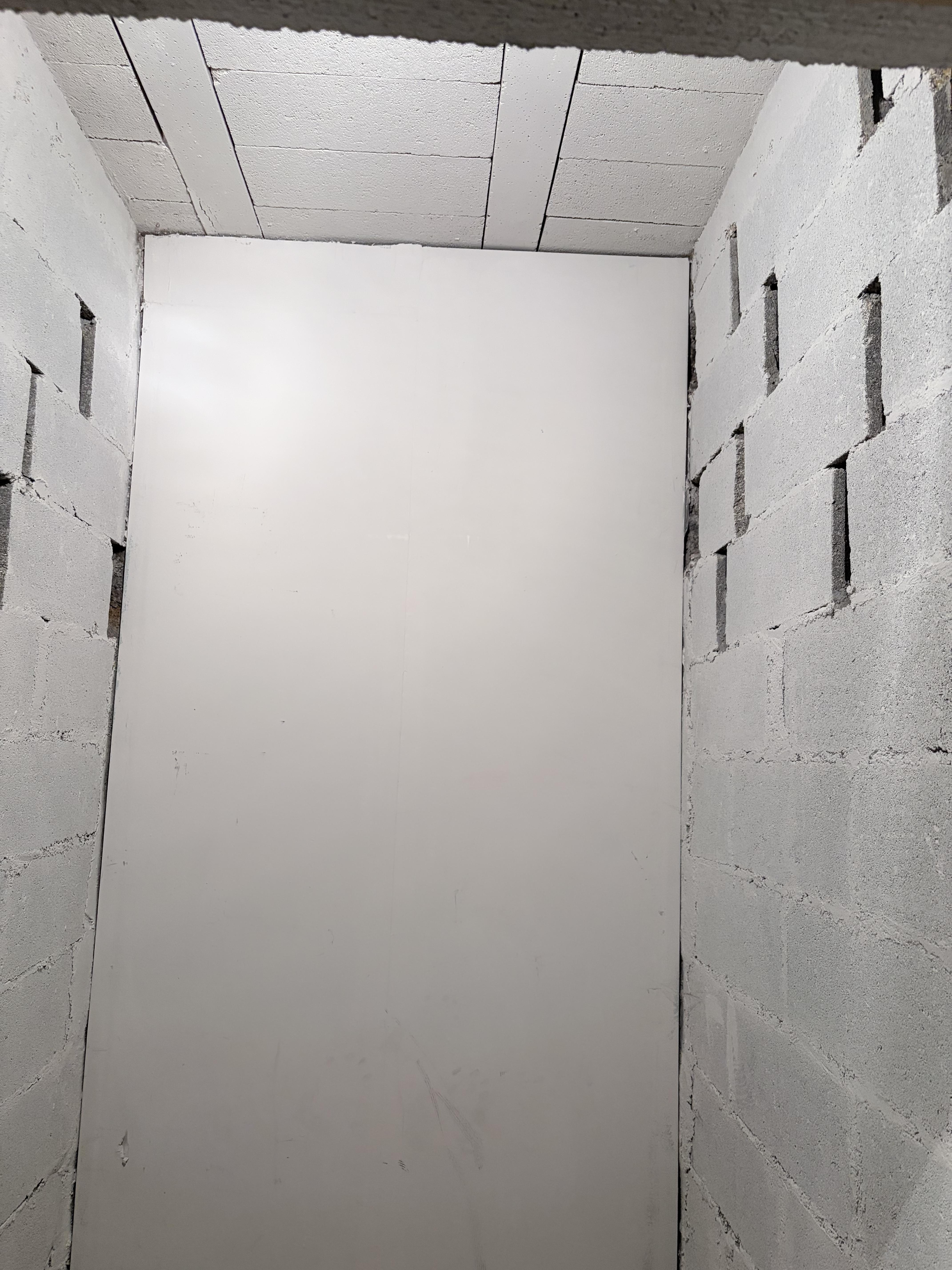 Cave sécurisée à Louer, 2m2 proche République