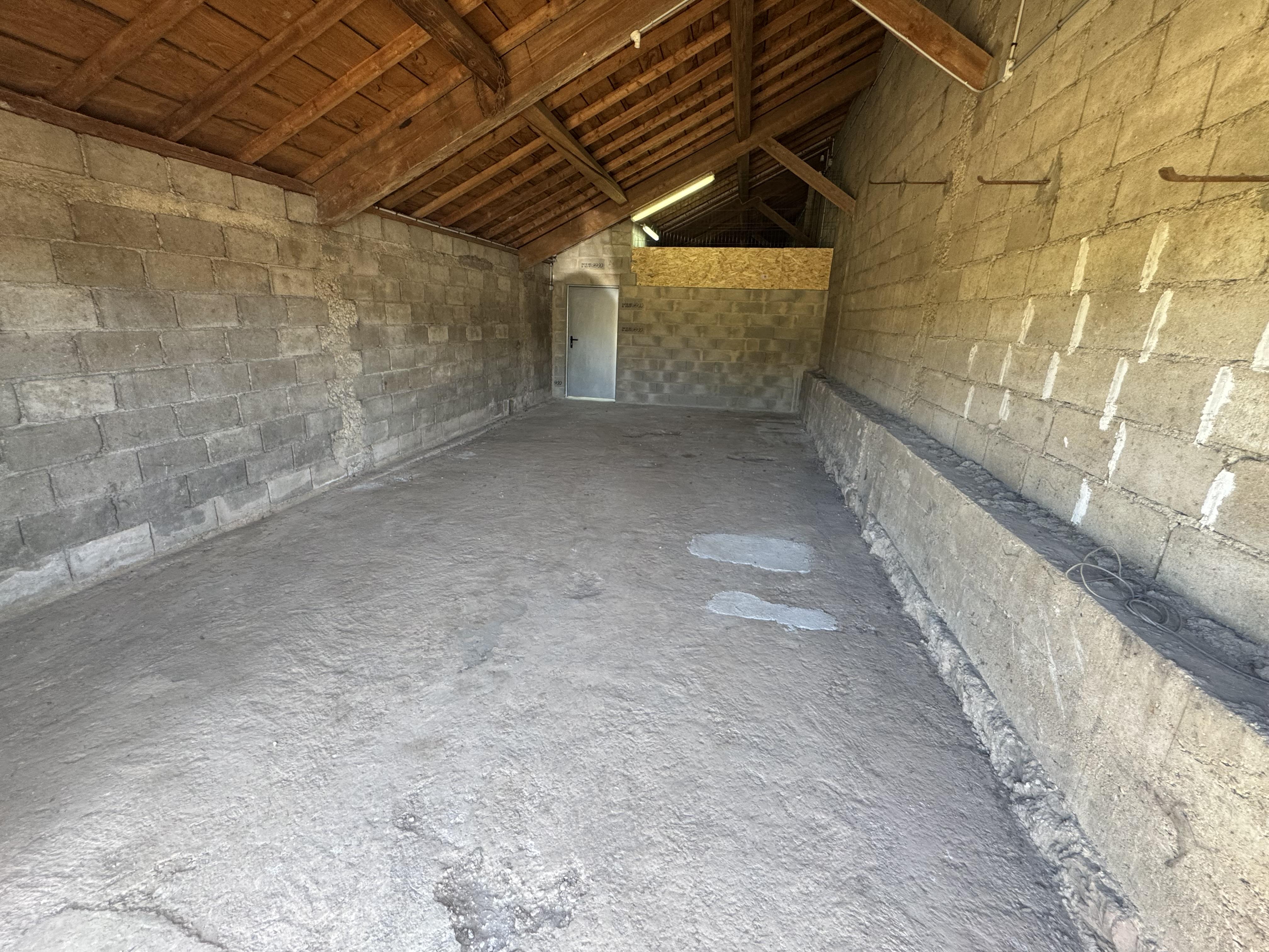 Box de stockage / garage / garde meuble