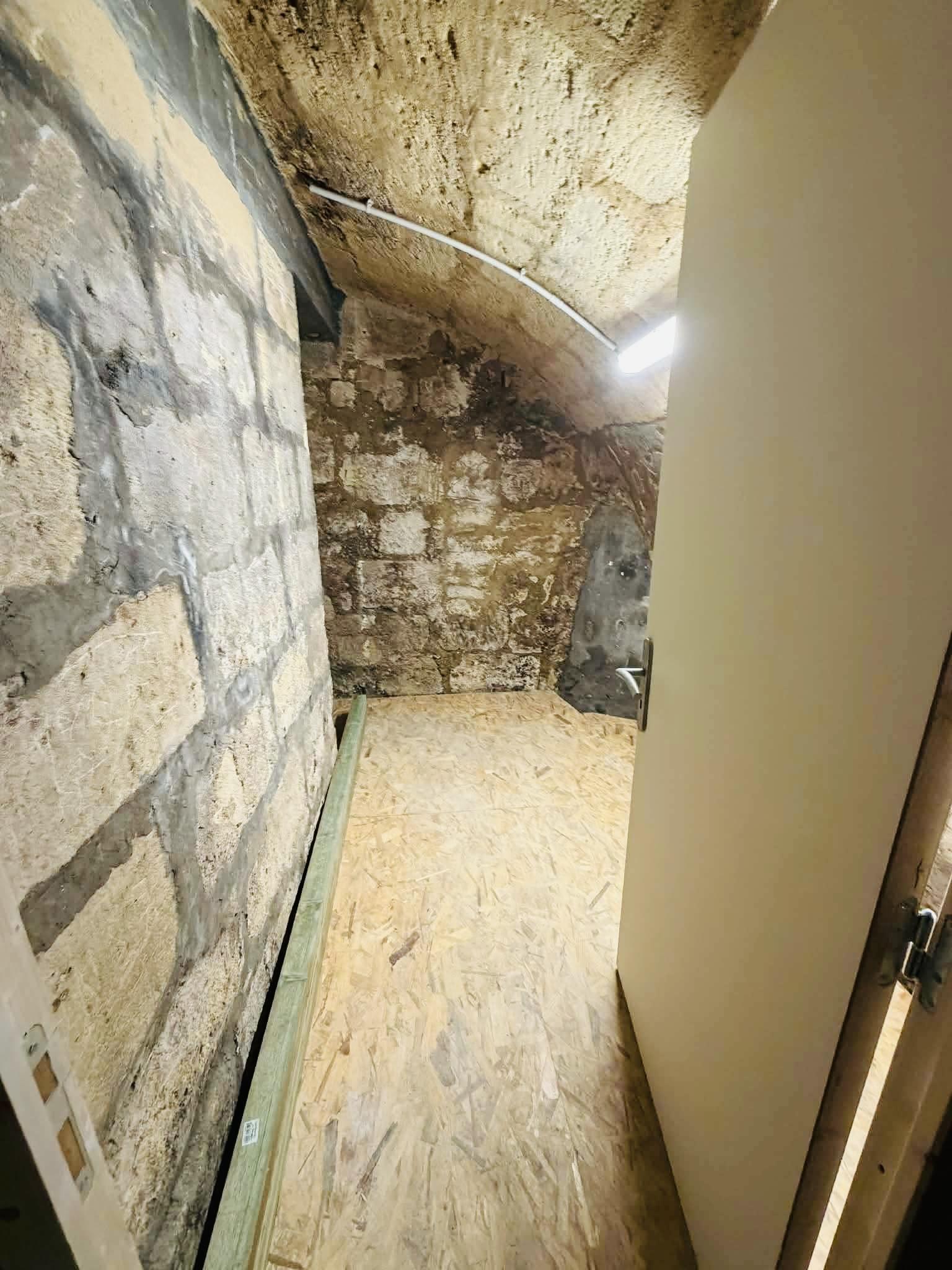 Cave à louer dans Bordeaux