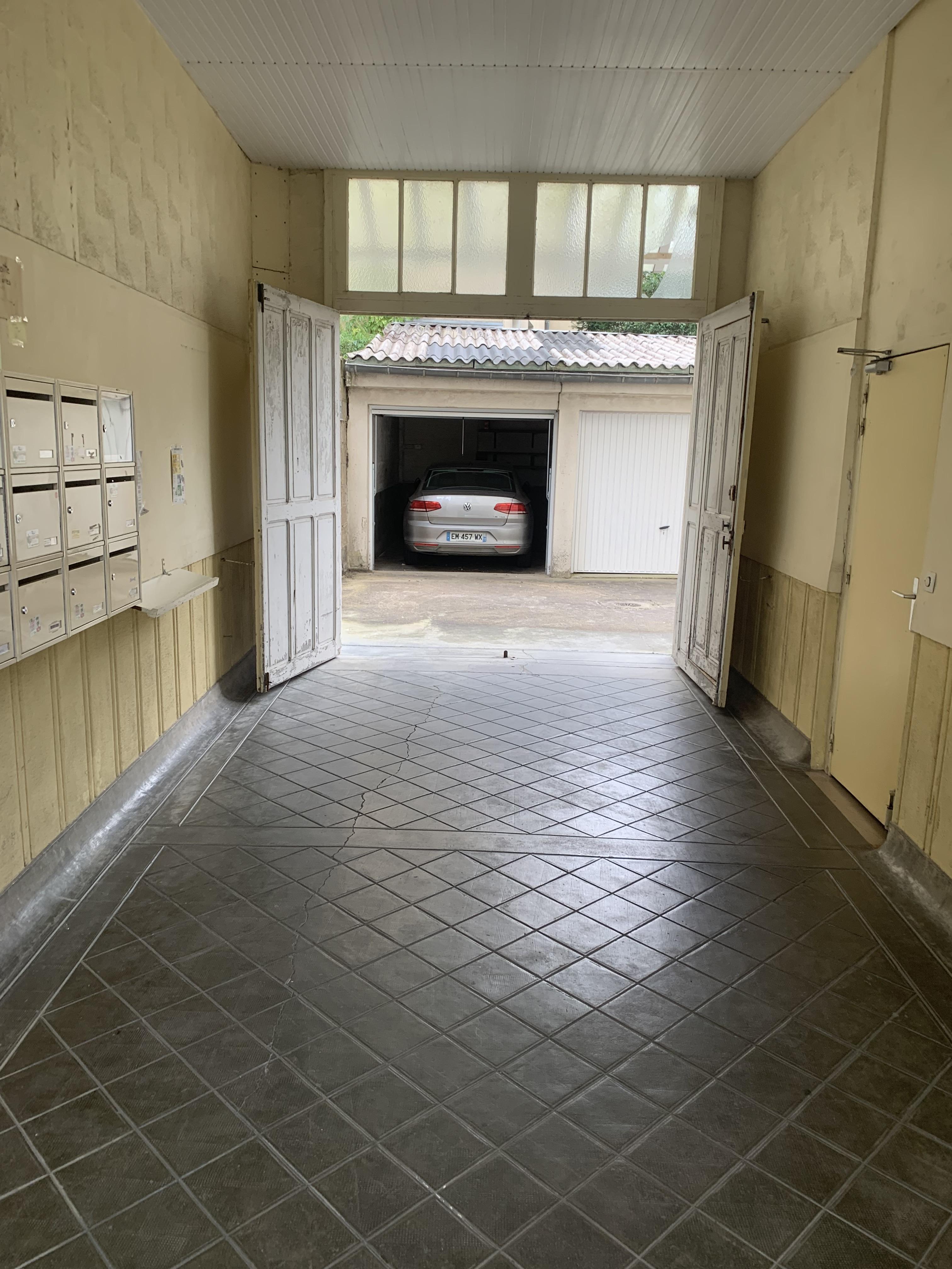 Garage à louer