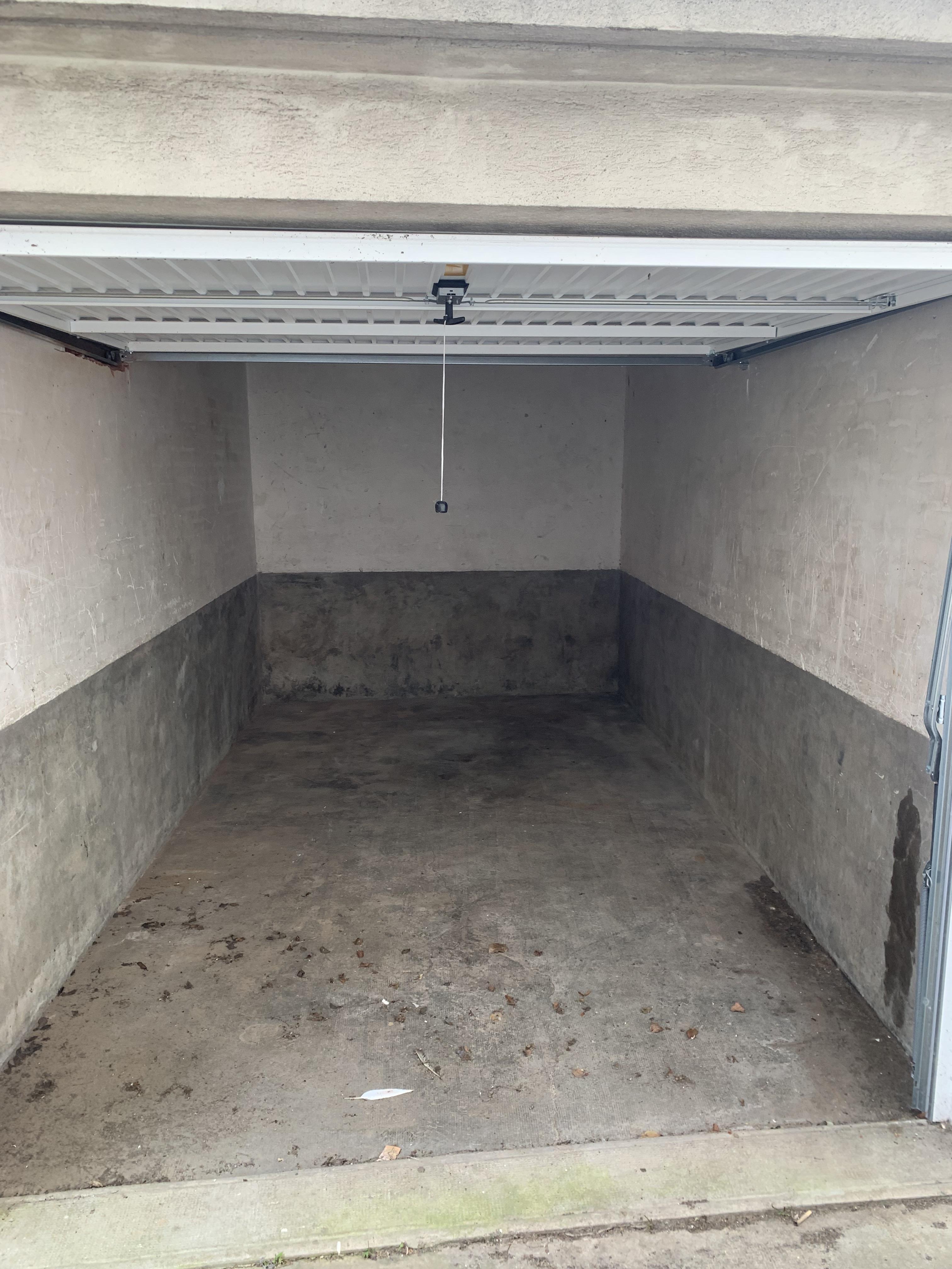 Garage à louer