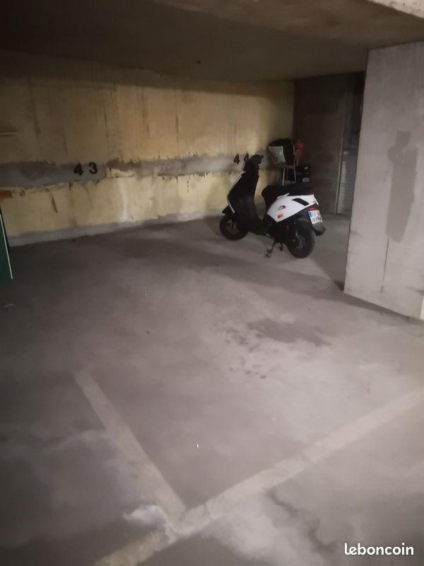 Place de parking 12 m² XXXXX