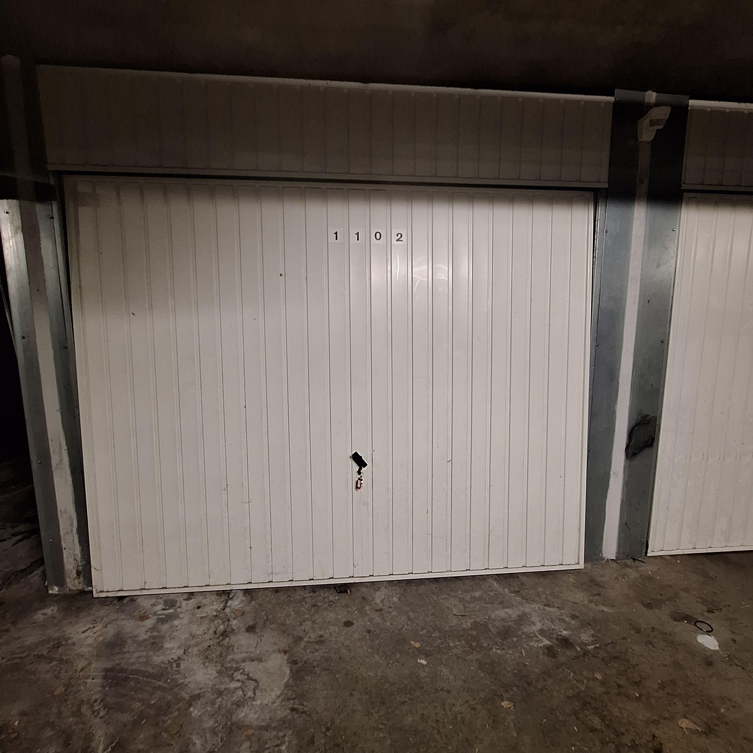 Garage/Box 14 m2 à Bordeaux