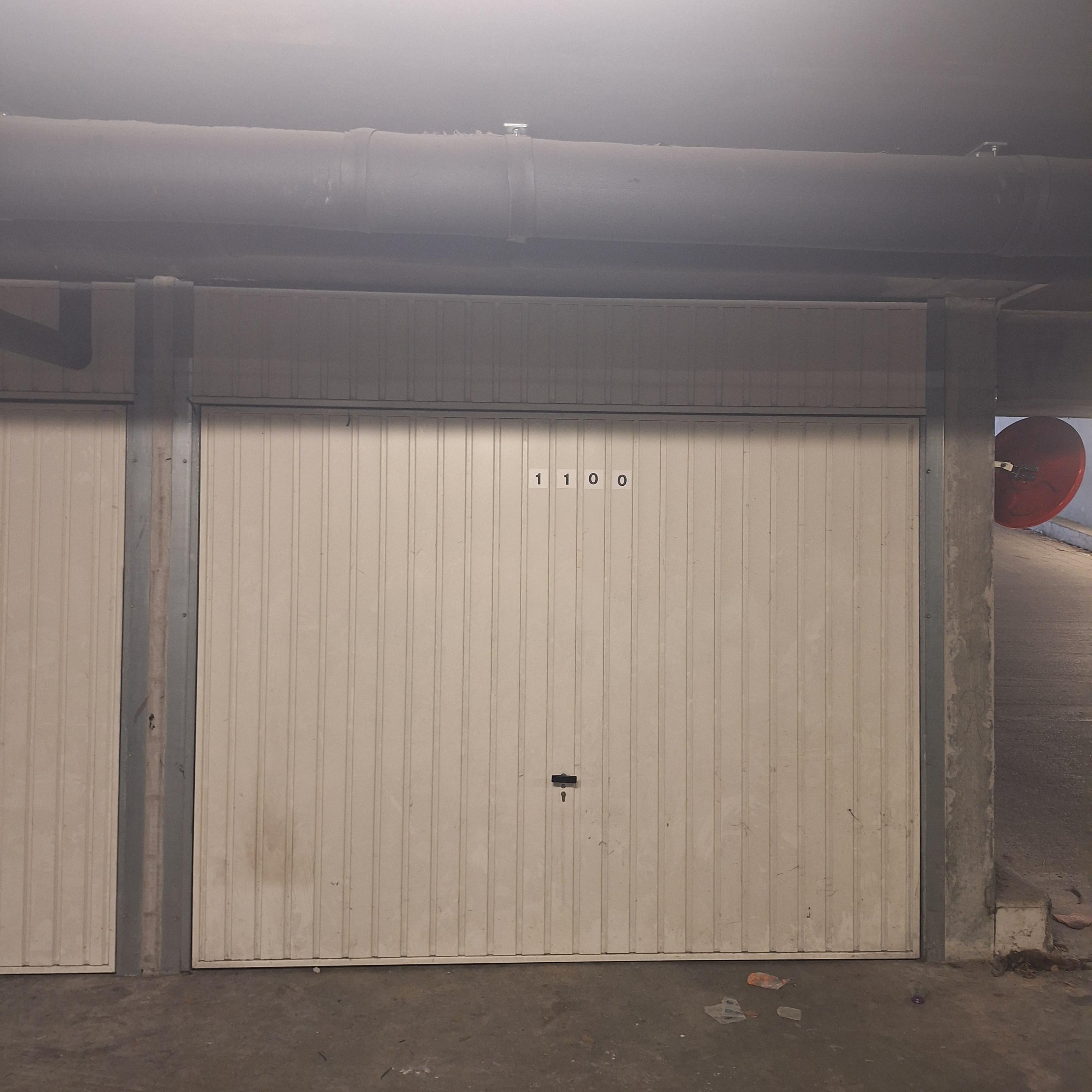 Garage/Box 14 m2 à Bordeaux