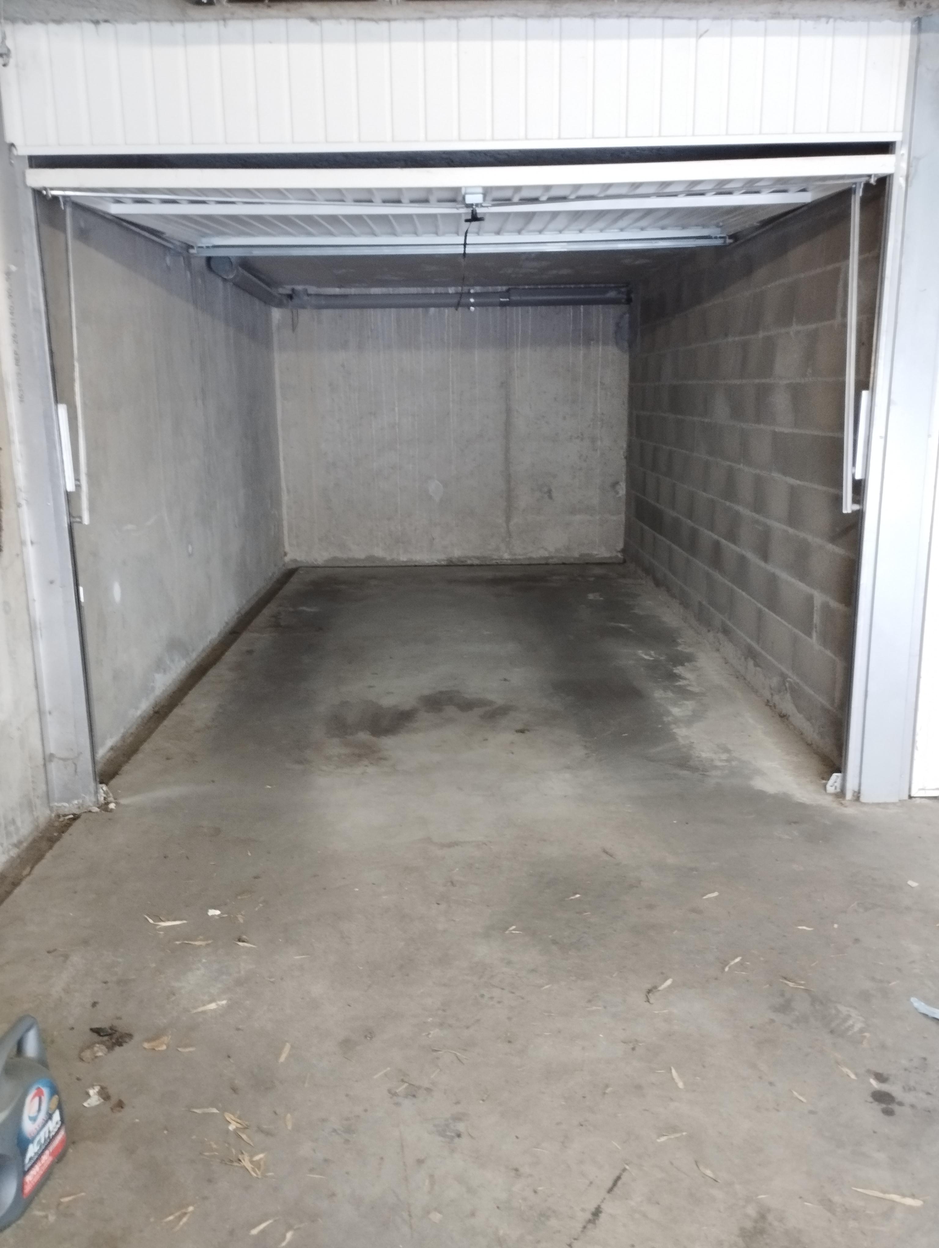 Garage 14m² à St Genis-Laval