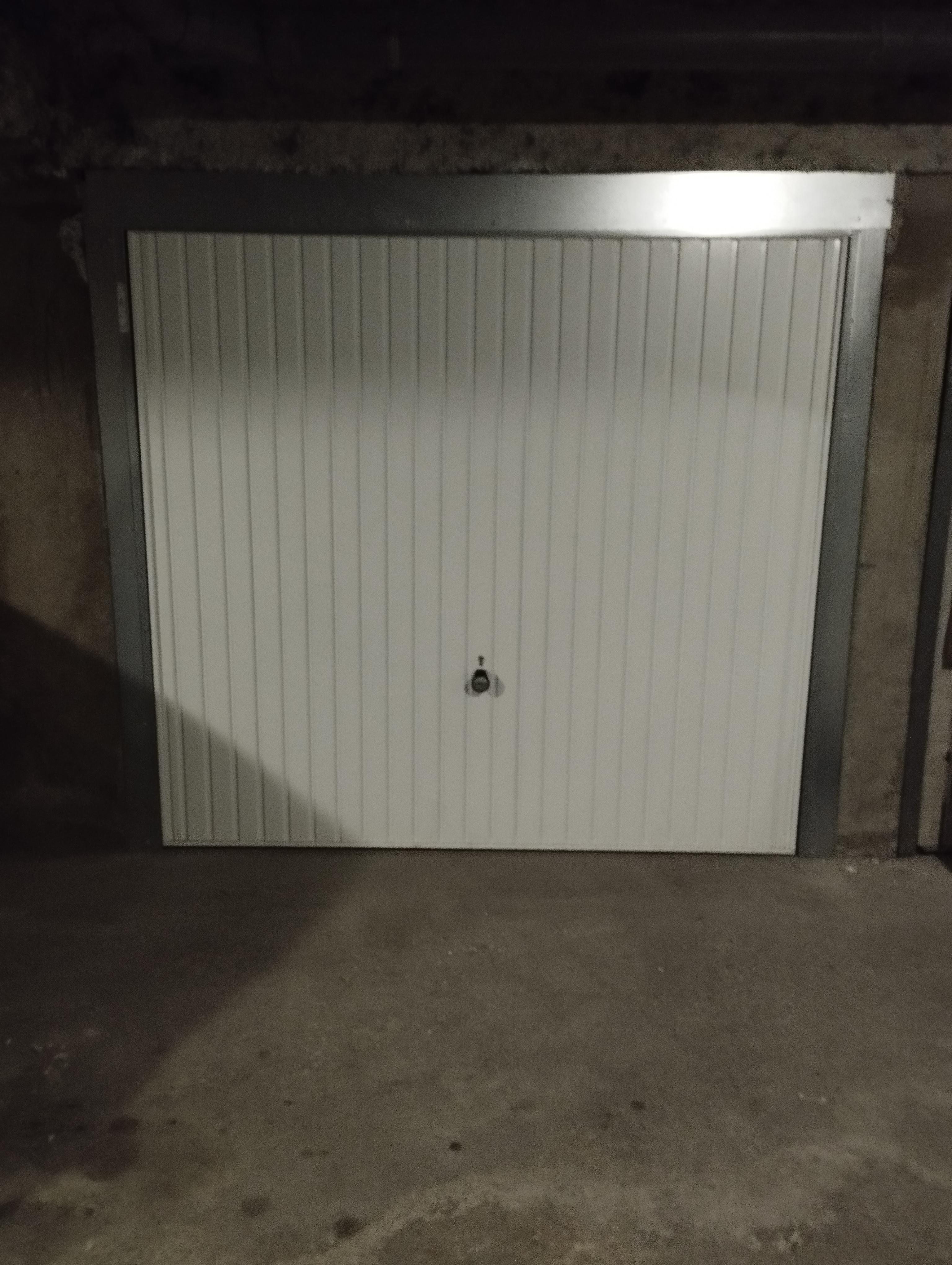 Garage/Box 12m² à Oullins