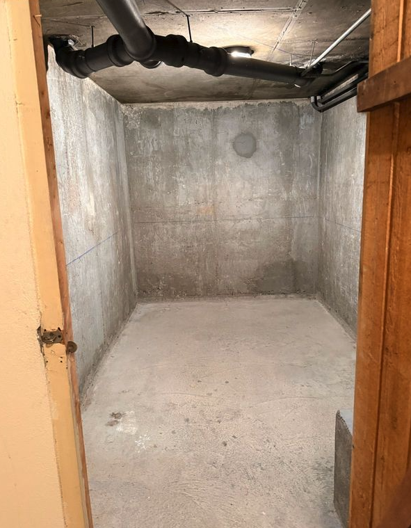 Cave espace de stockage de 8m² situé rue