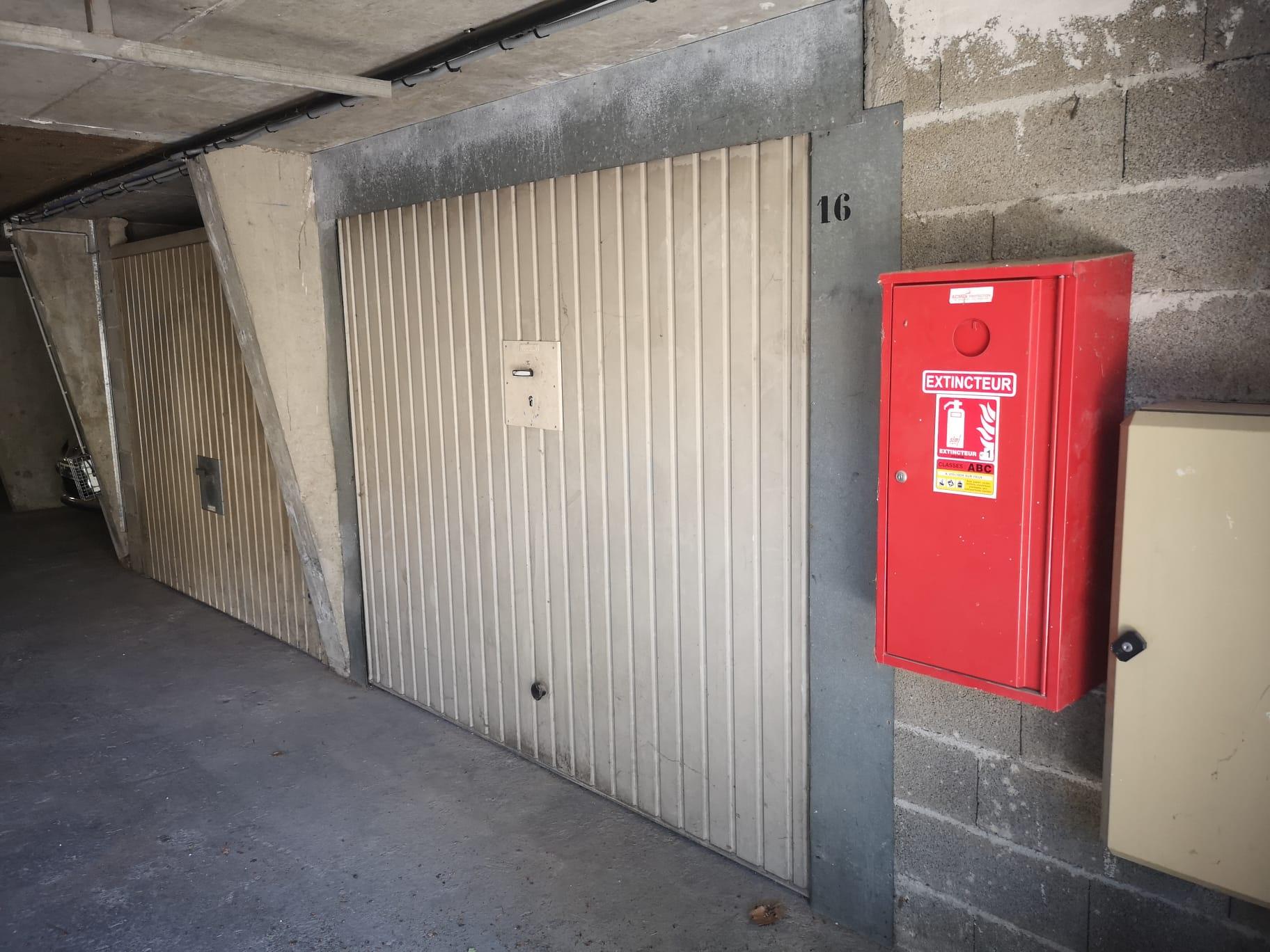 Garage/Box - 18m² à Nîmes
